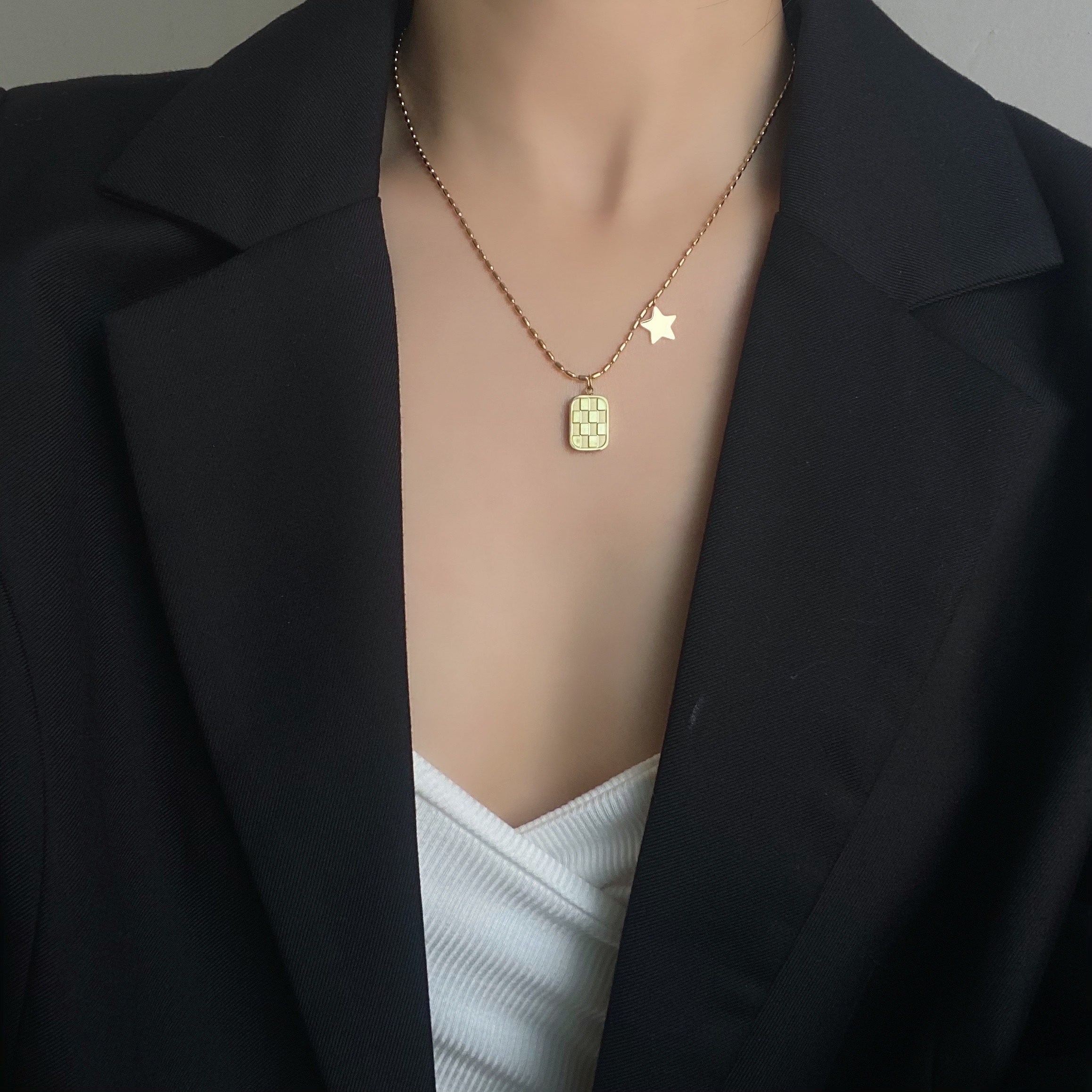 The new trend fashion Korean version checkerboard five-pointed star titanium steel necklace to the United States thumbnail