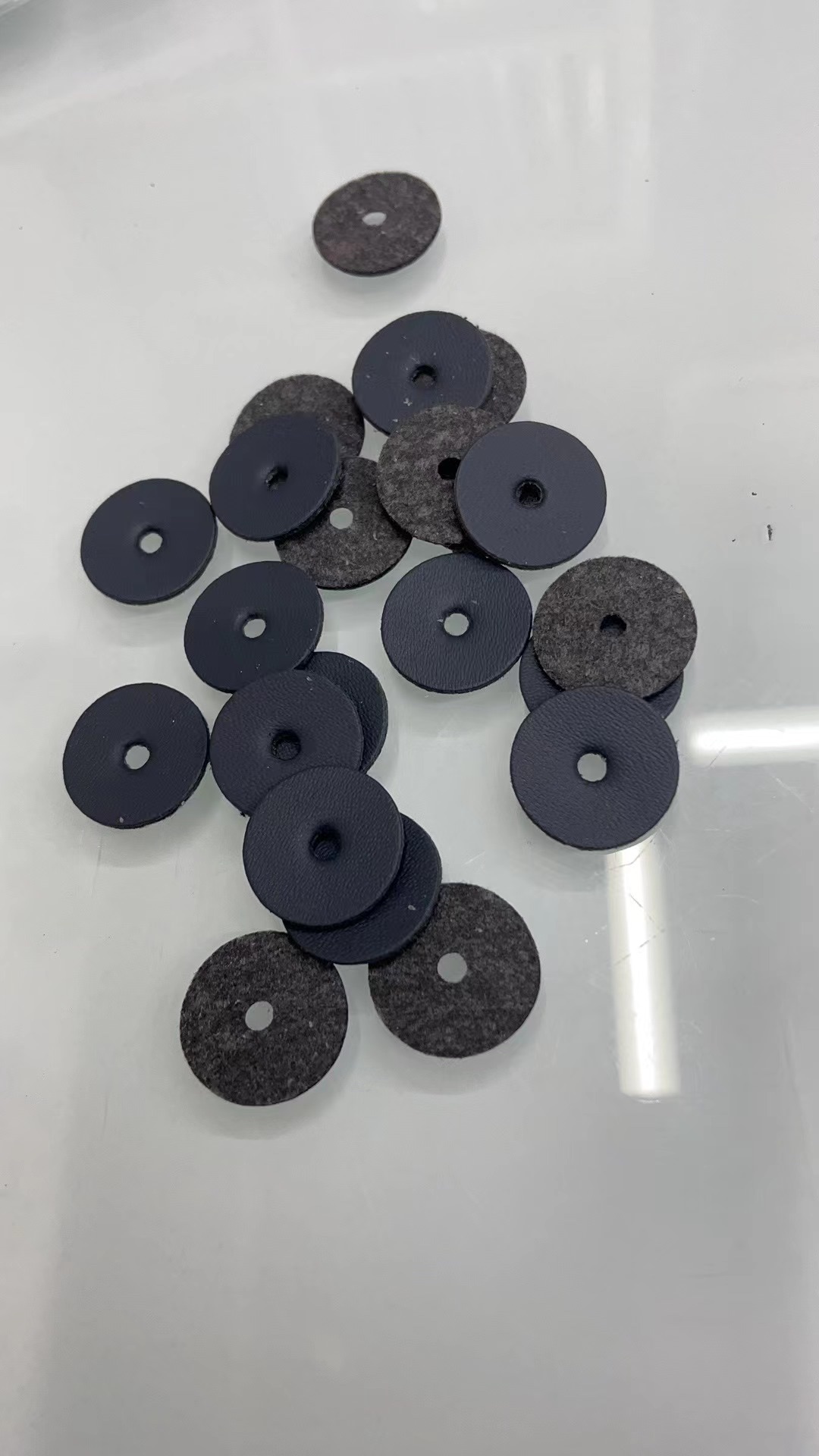 DHD four-button PU leather foot gasket pad
