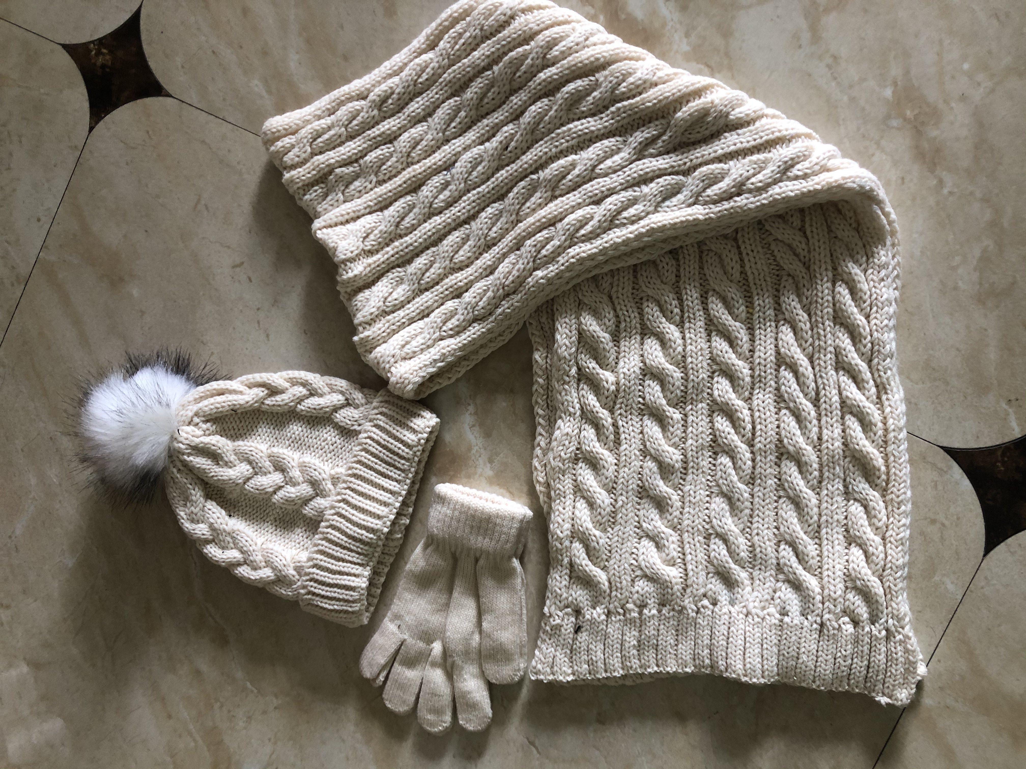 Cashmere 8-Figure Scarf, Hat, Gloves Three-Piece Set