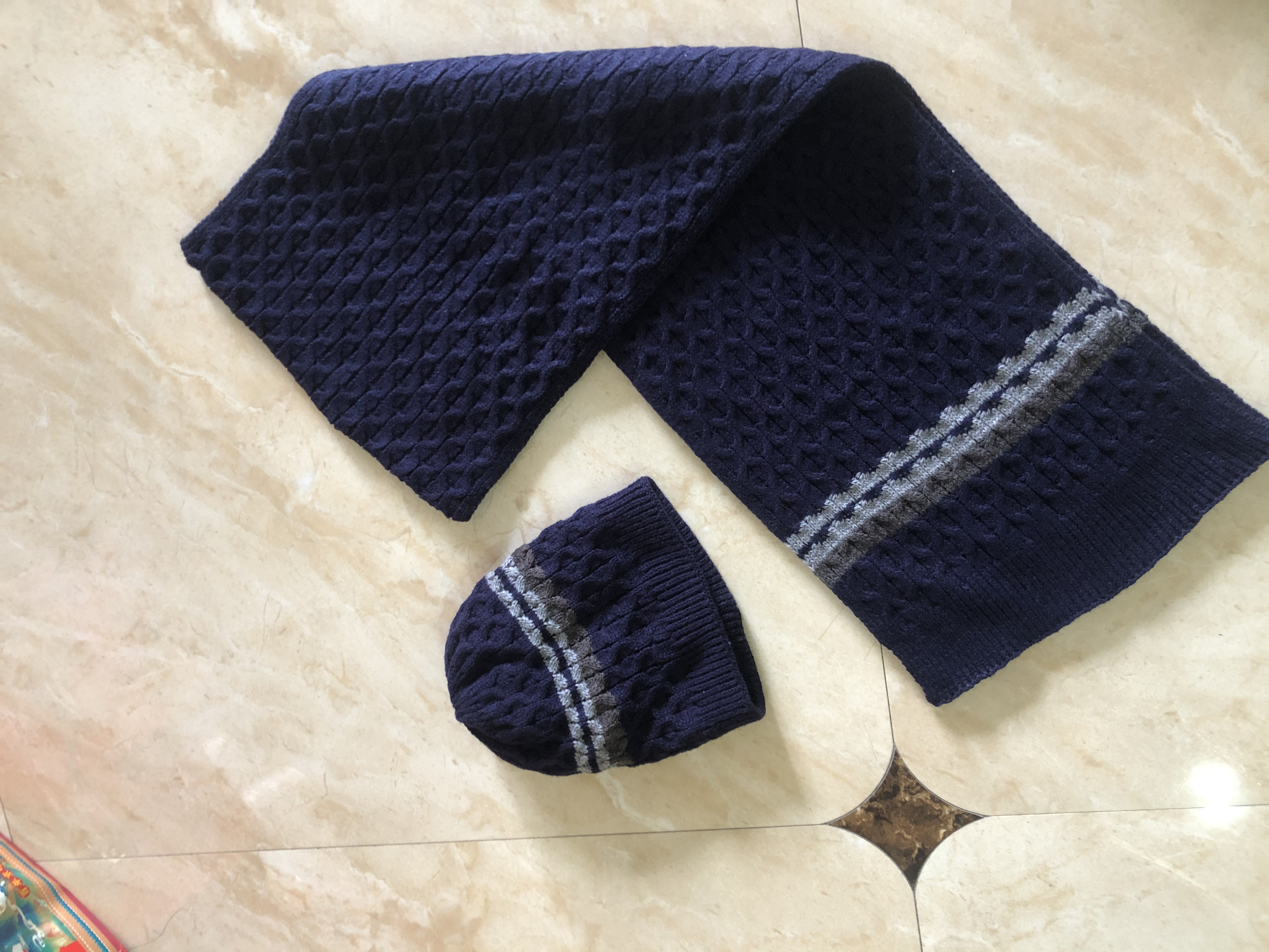 Cashmere 8-Figure 2-Piece Set