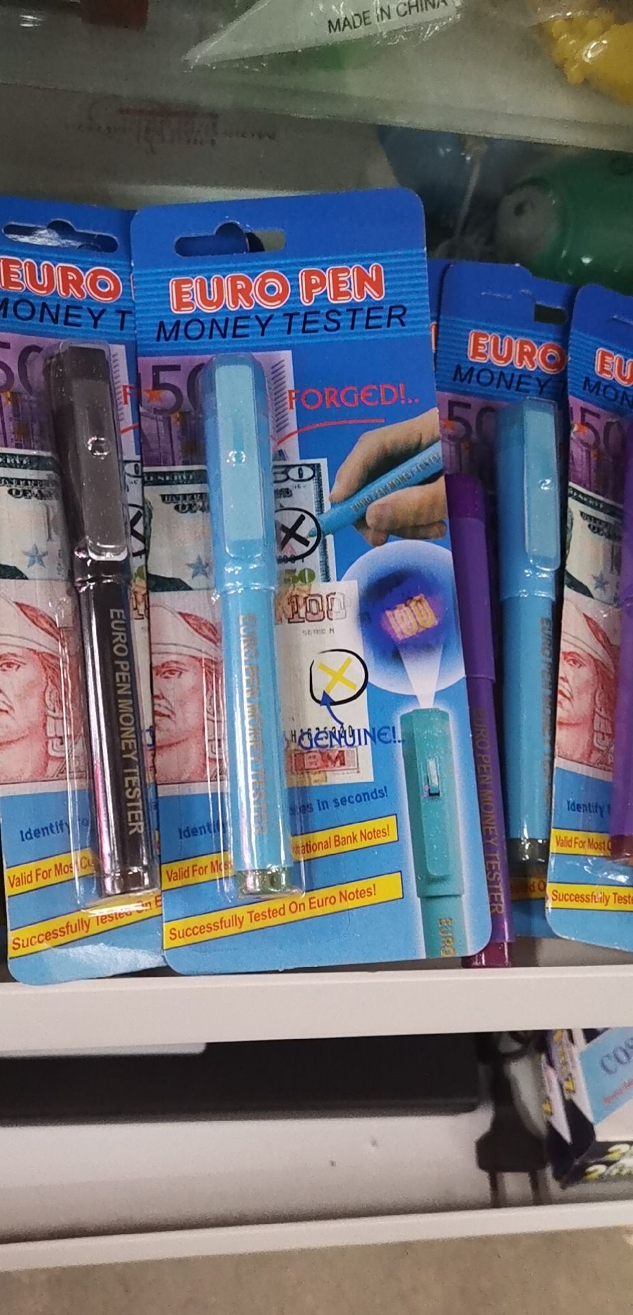 The magical water-based banknote detector, a multi-currency currency detector, a currency detector, and a purple light machine Specification drawing