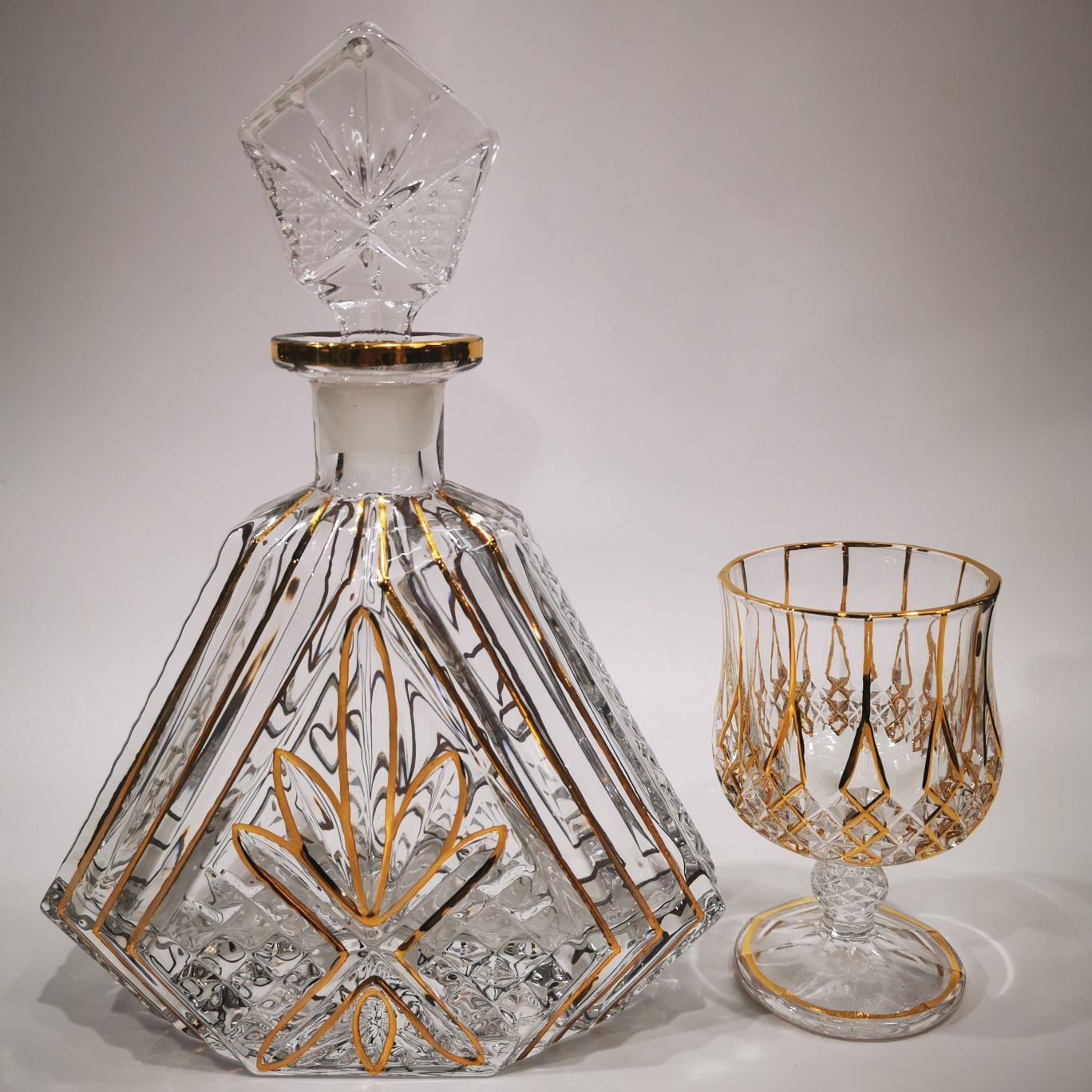 Glass bottle set Whisky glass drink glass water glass red wine glass Ocean glass a jug of six decanters wine bottle top grade gold thumbnail