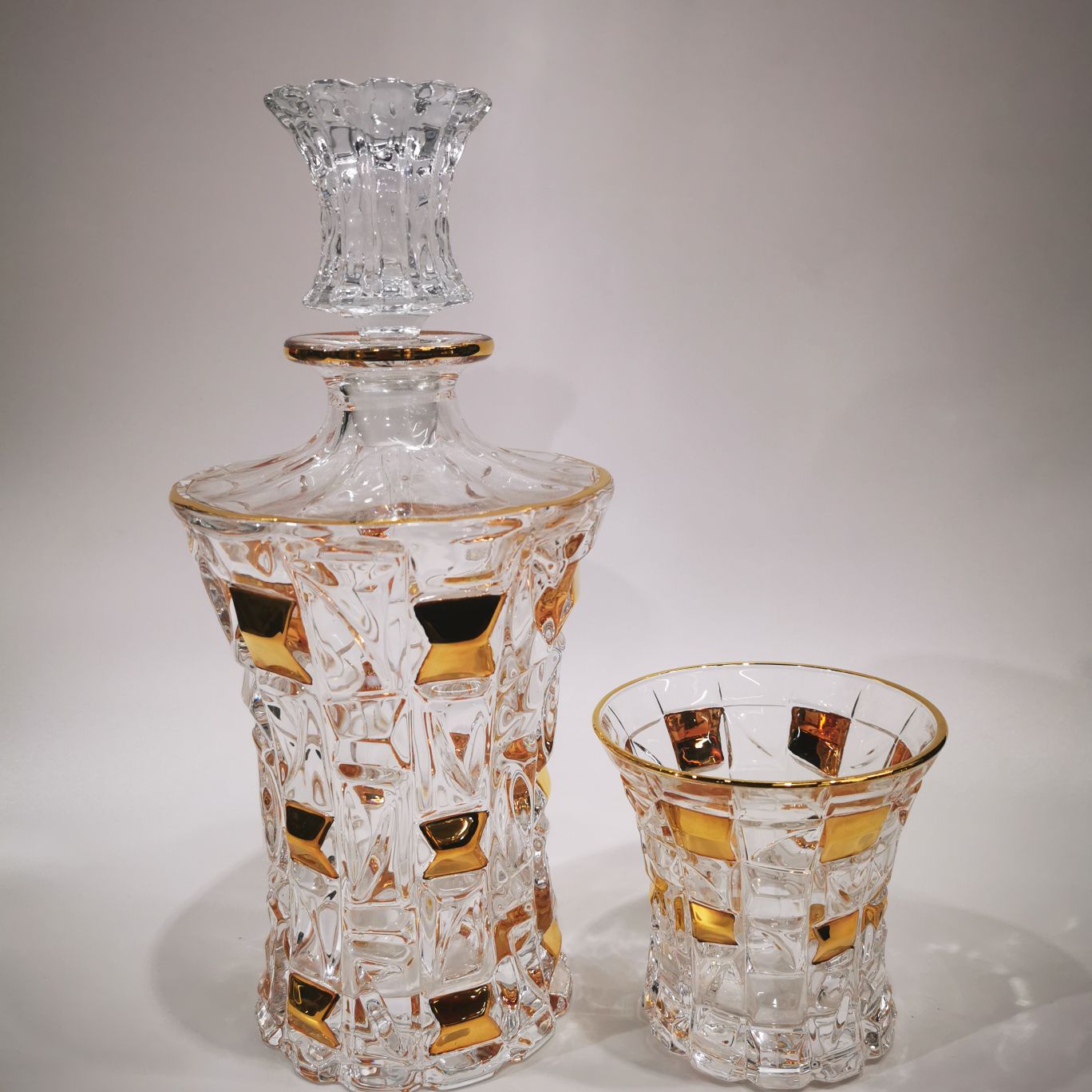 High-end light luxury European gold crystal wine set seven-piece whiskey glass brandy wine glass Household gold crystal glass wine bottle glass drink glass jug thumbnail