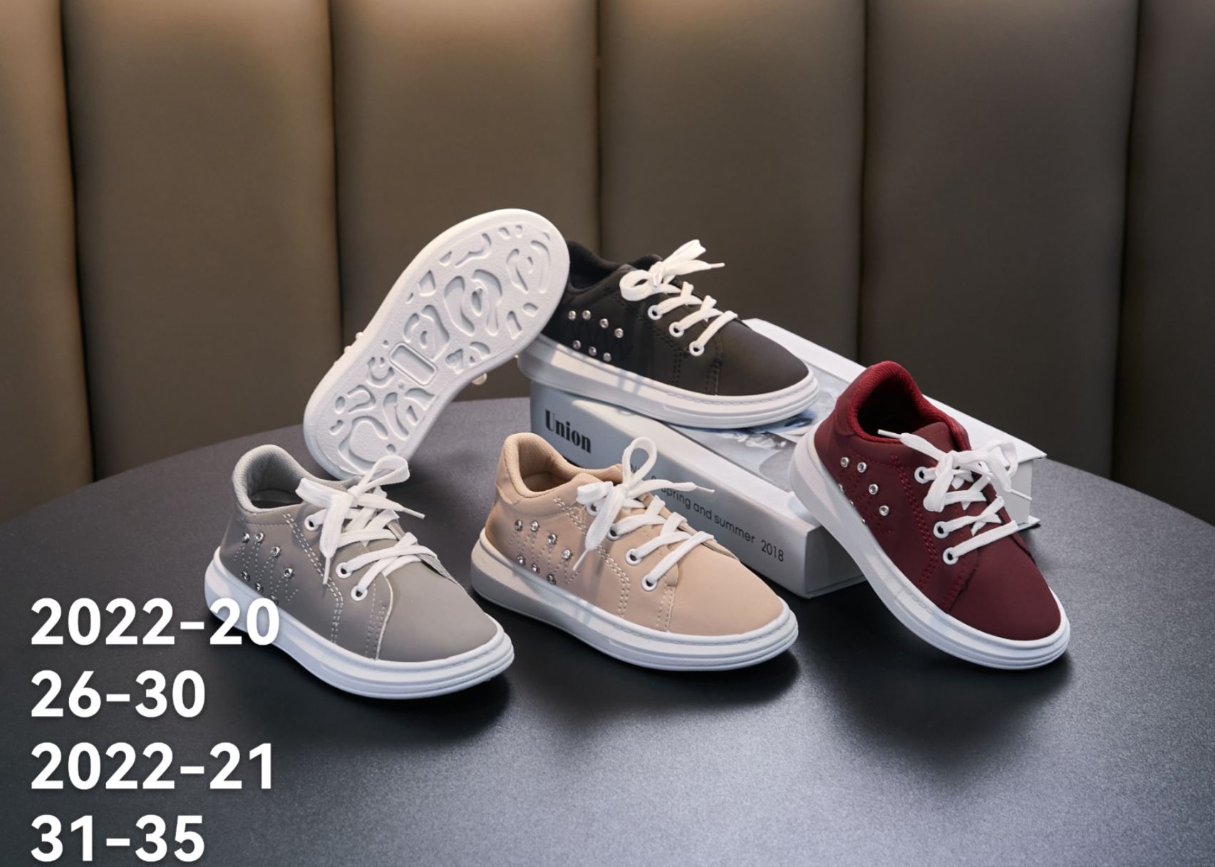 In 2022, The Most Popular Pu Children's Shoes With Diamond Article Number 2022-20
Sizes 21-25 Price 8.8 26-30 Price 9.8