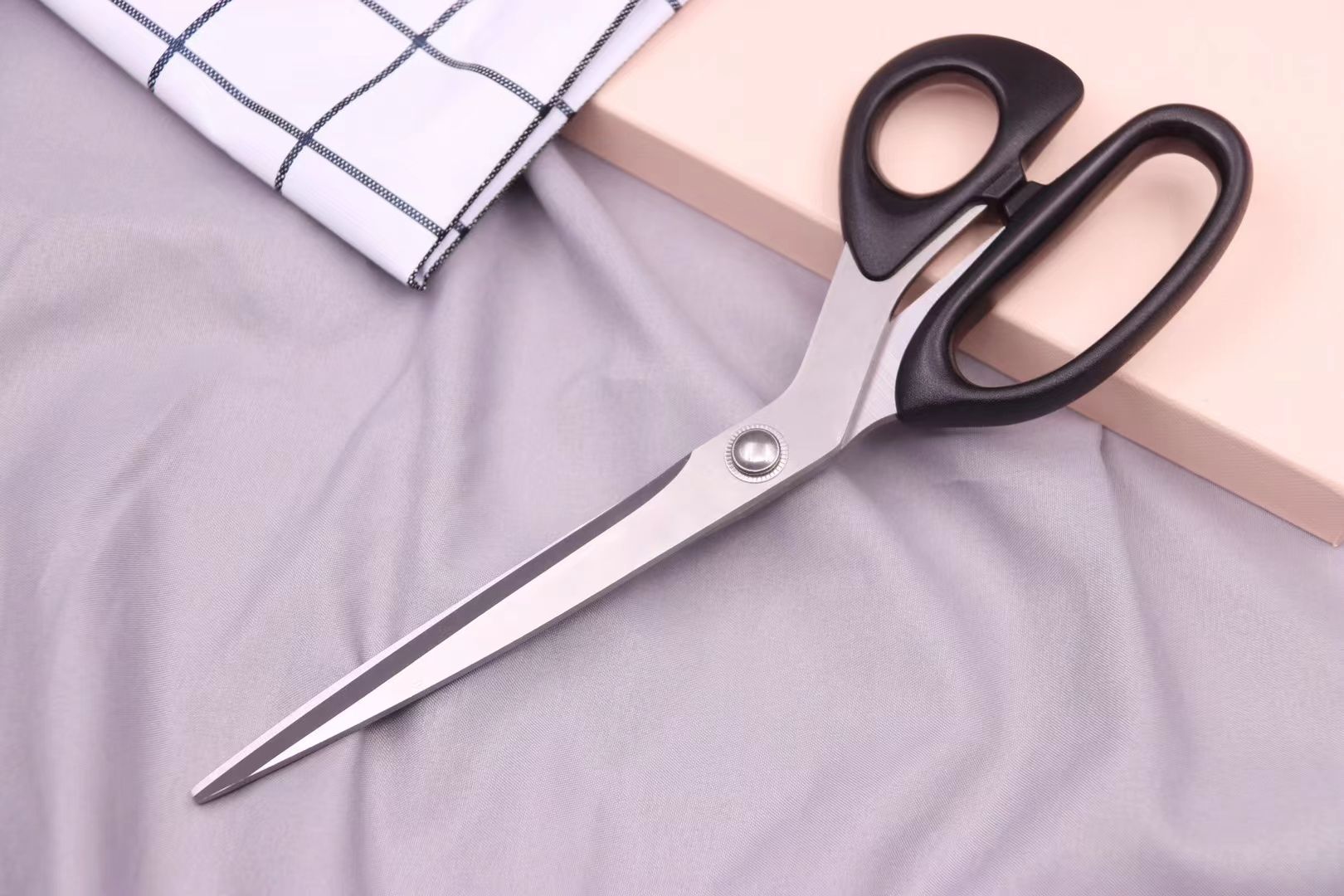 Department store scissors, office and educational scissors, office stationery scissors, black handle office scissors, office scissors, hardware knives, knife scissors, hardware scissors Item Picture