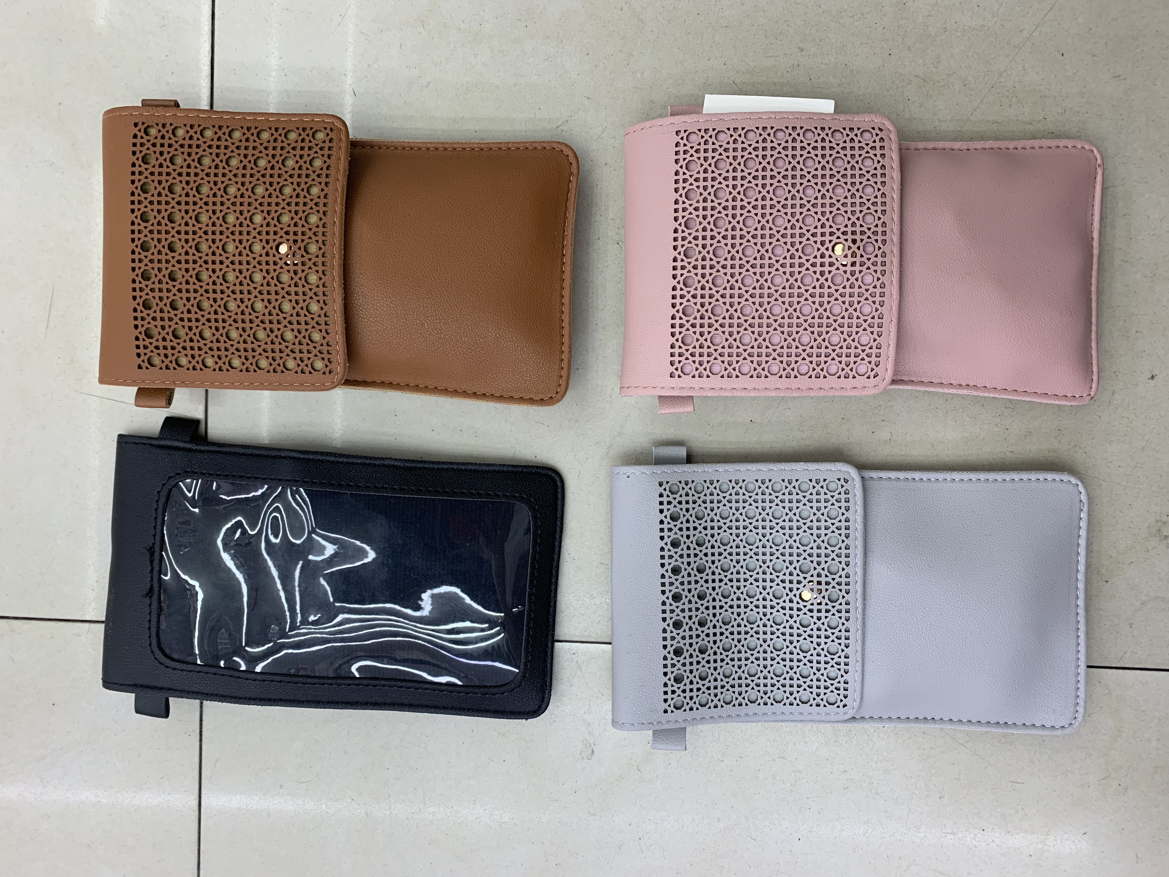 Mobile Phone Bag Application Scenario