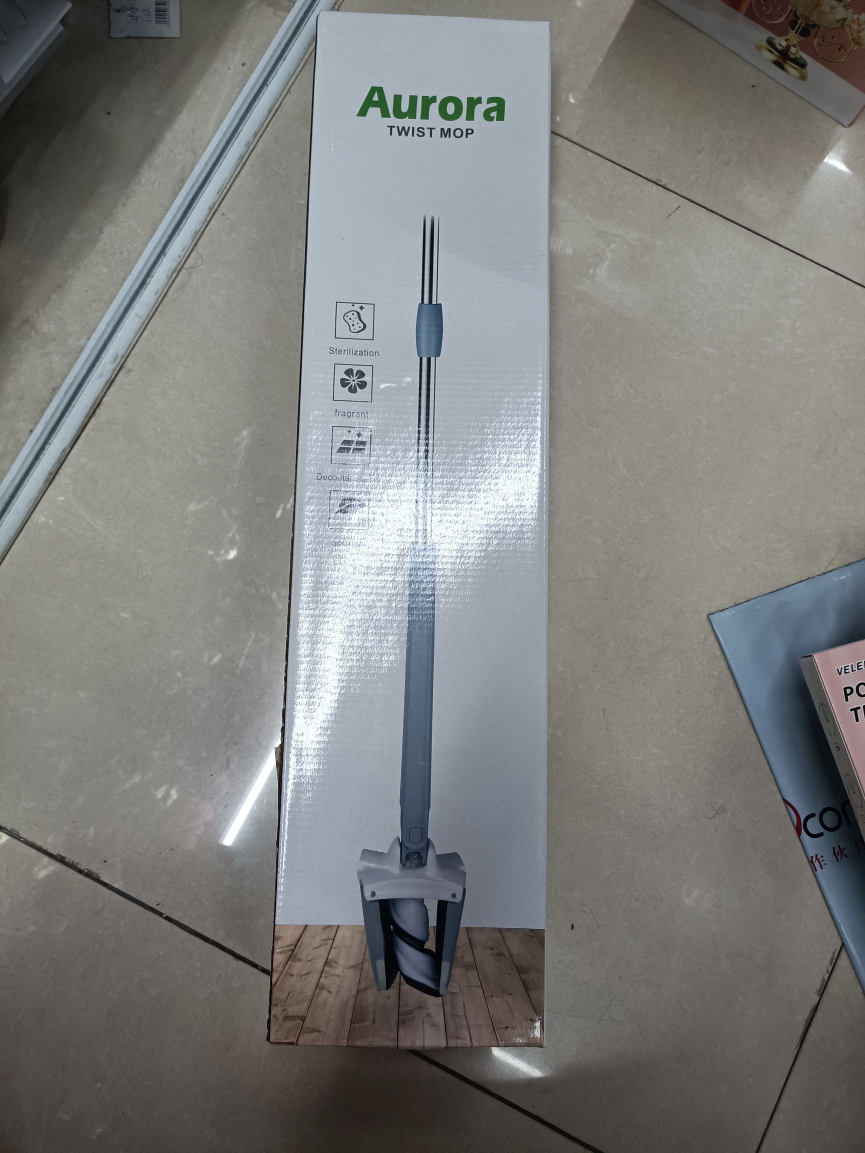 Model X hands-free flat mop Toilet imitation hand wringing wet with water absorbent bathroom floor lazy mop Application Scenario