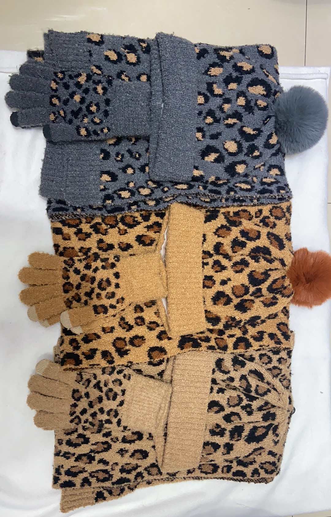 Autumn And Winter New Thick Leopard Print Hat, Scarf And Gloves Three-Piece Set