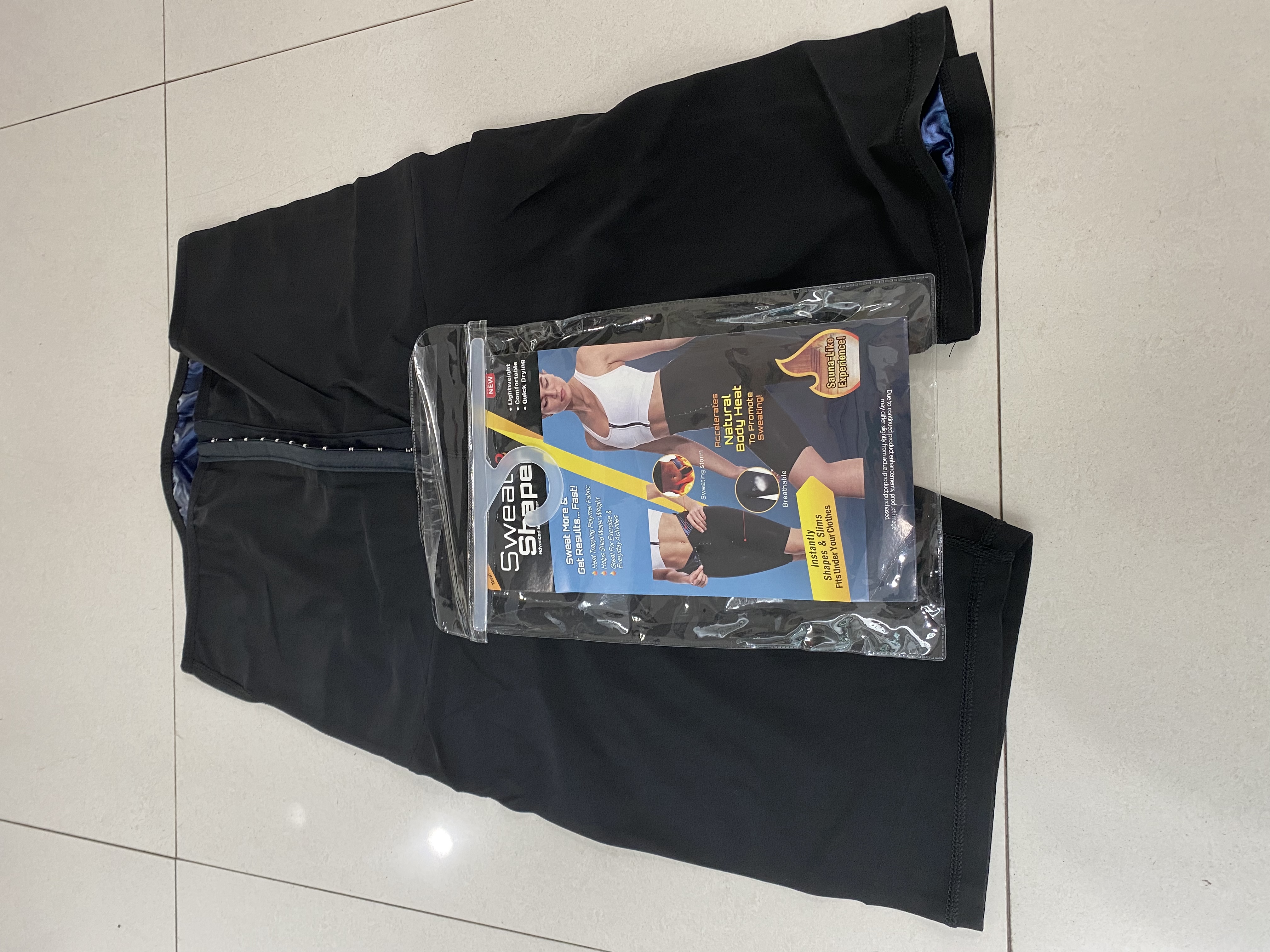 Double-breasted suit shorts full figure