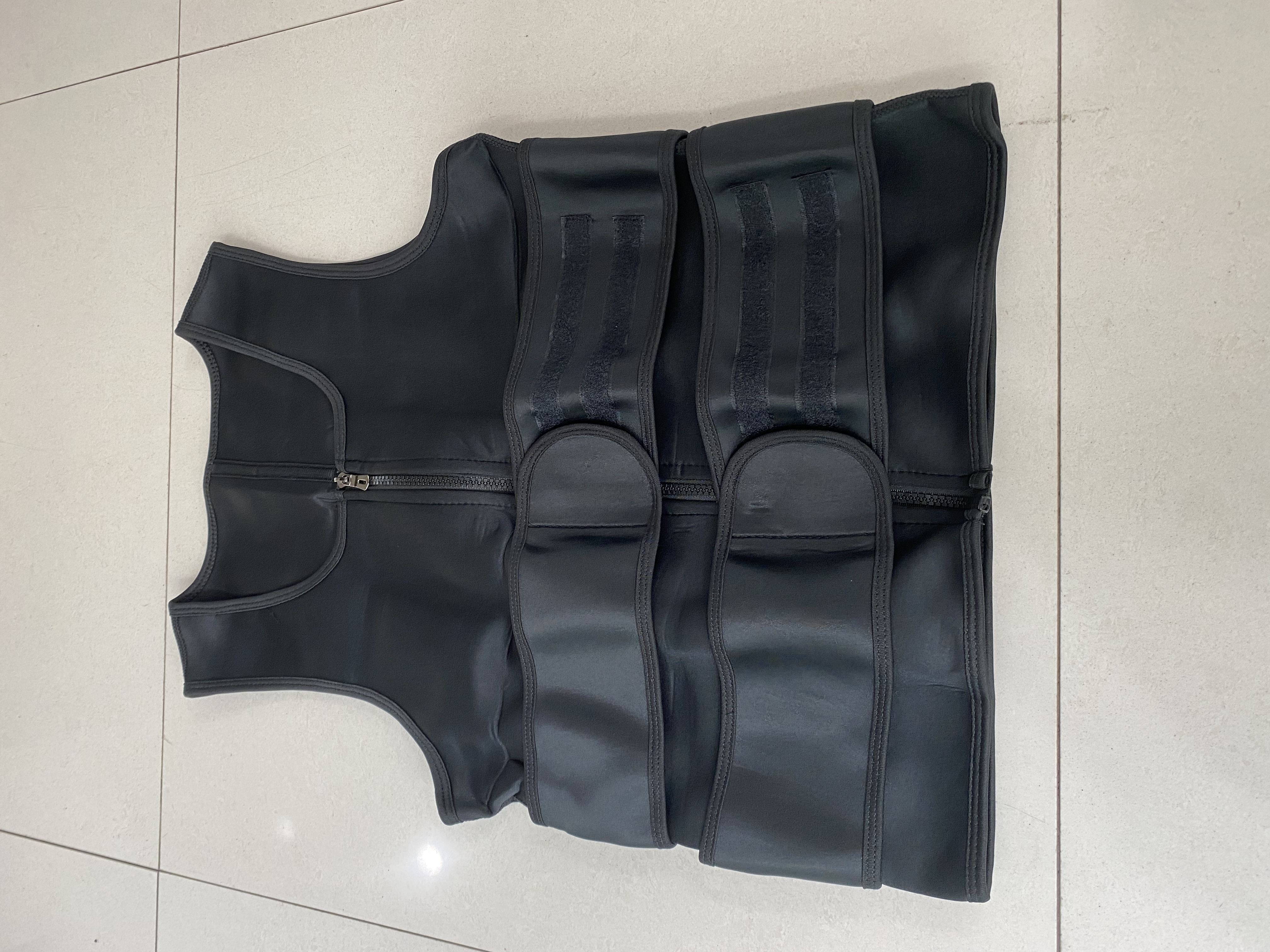 Double belt zipper vest Application Scenario