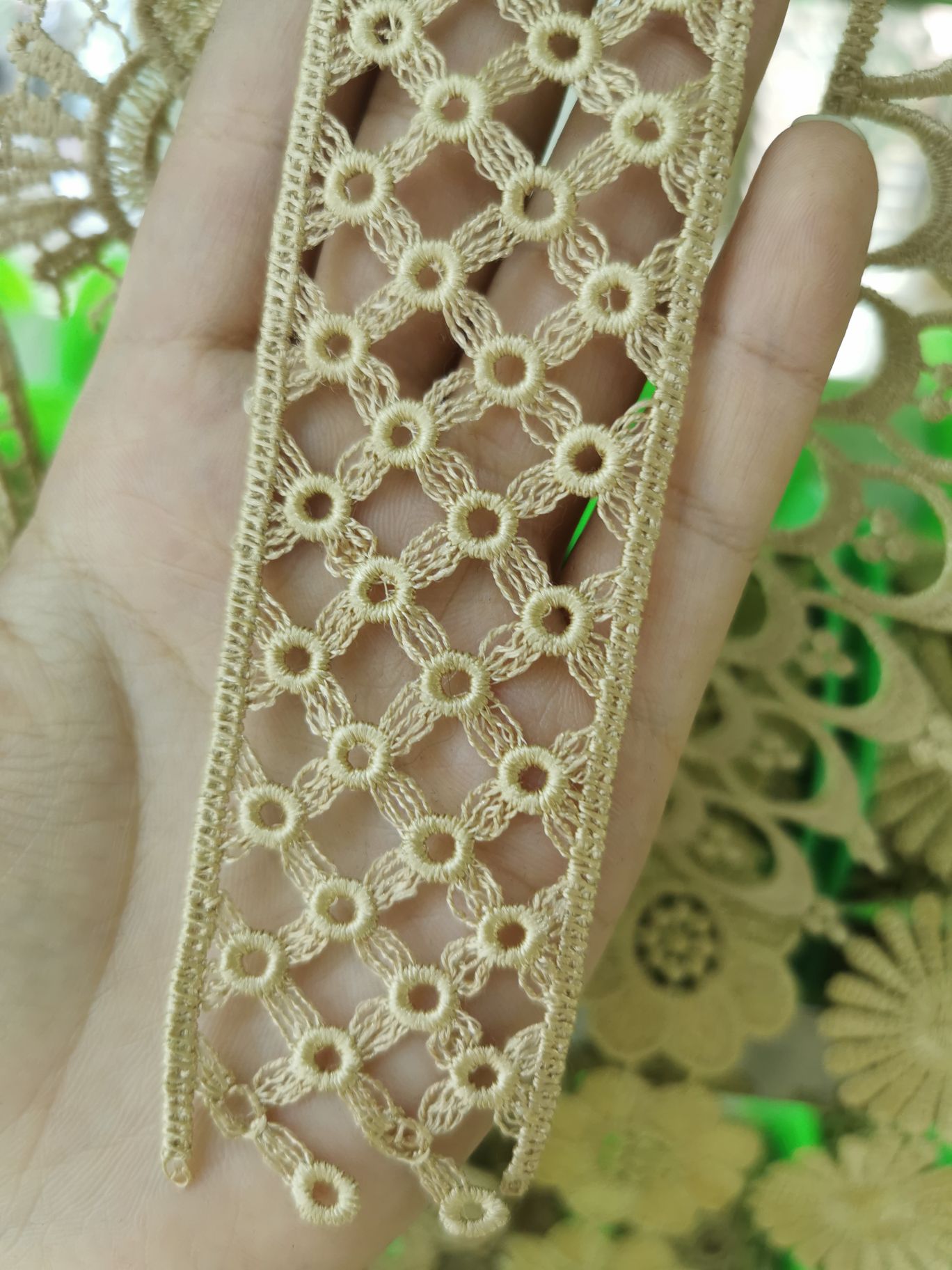Lace 392