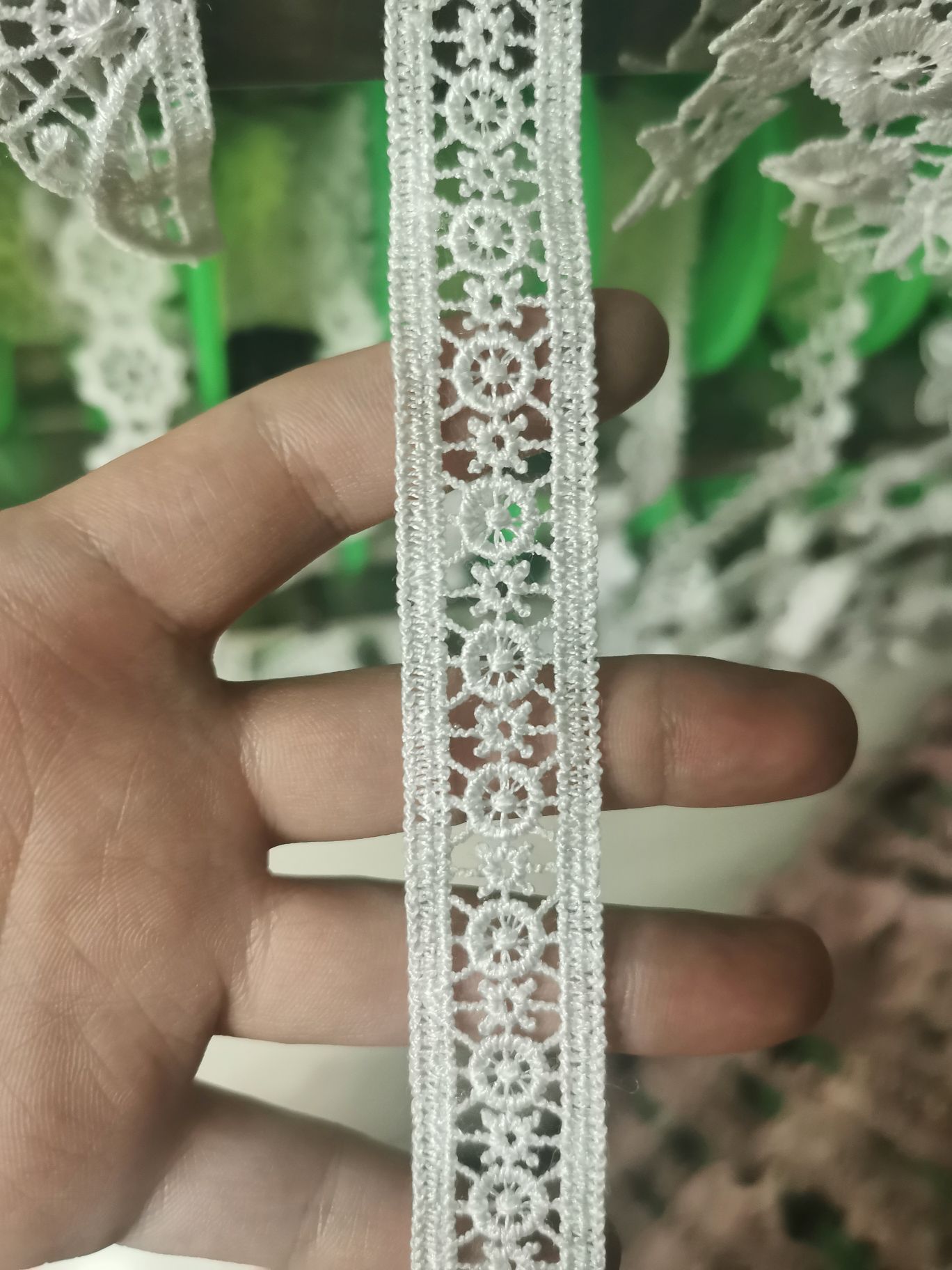 Lace 370