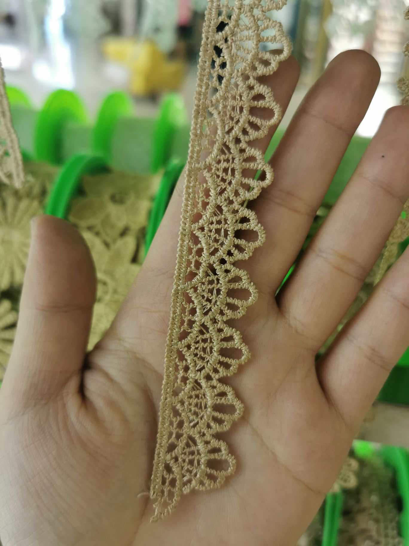 Lace 373