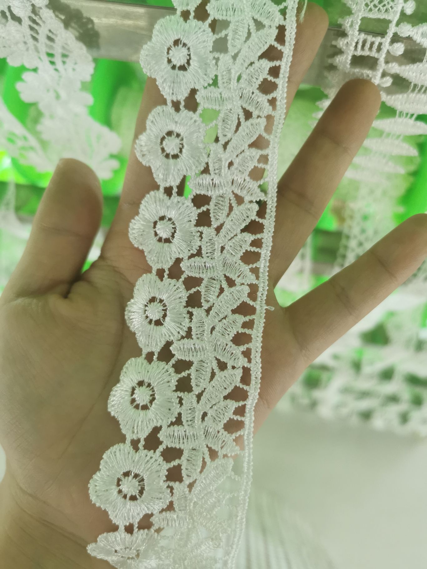 Lace 725