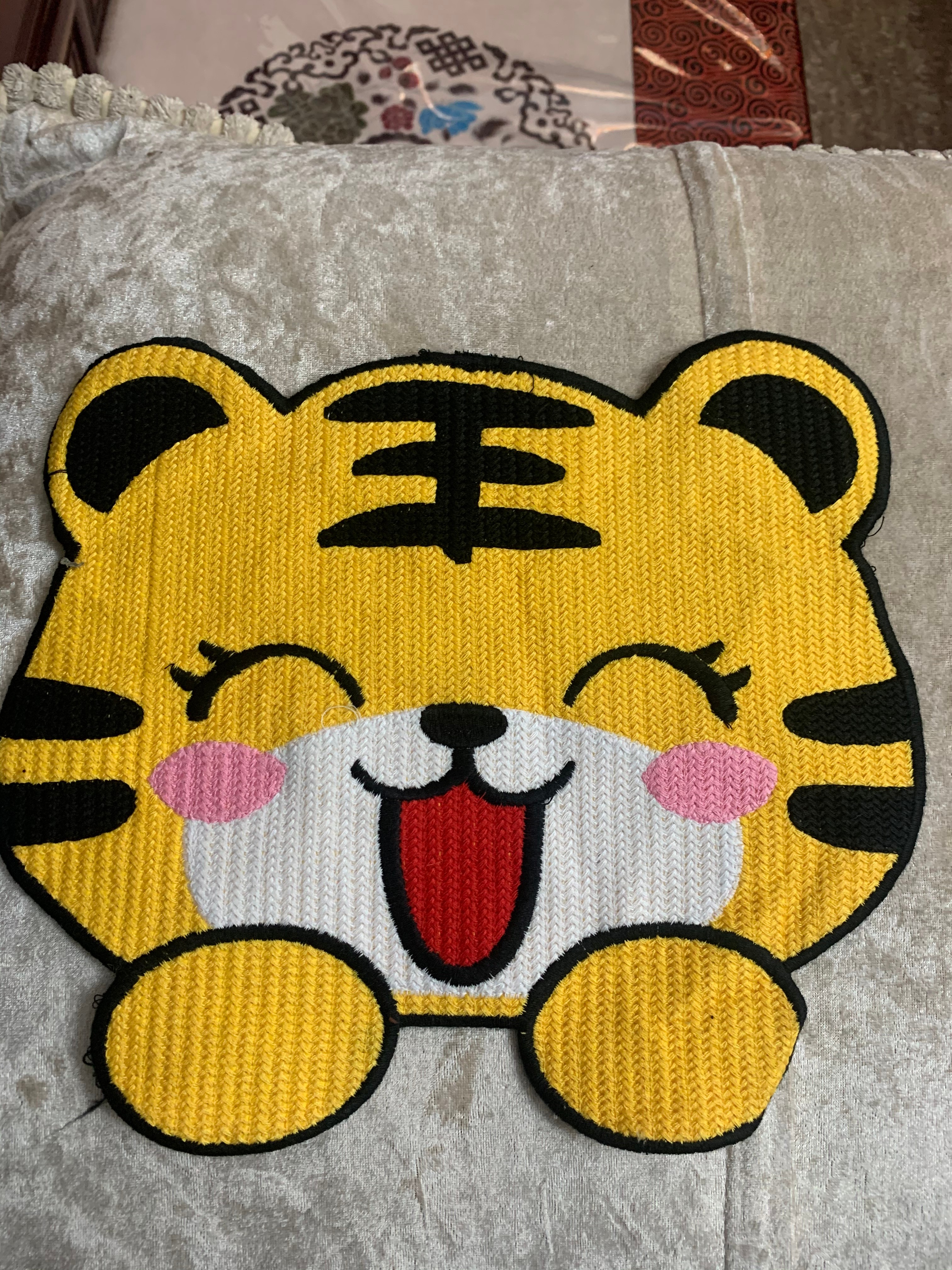 刺绣小老虎厂家直销定制烫钻烫图烫画辅料加工