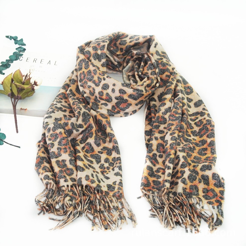 Autumn And Winter 2022 New Tie-Dyed Four-Leaf Clover Shawl Scarf Multi-Color Warm Leopard Print Fashion Scarf details Picture
