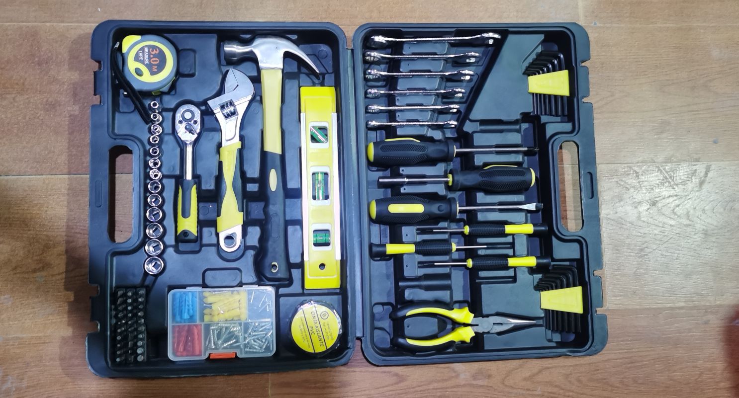 Tool set Auto repair tool set Tool set ratchet wrench socket head undefined