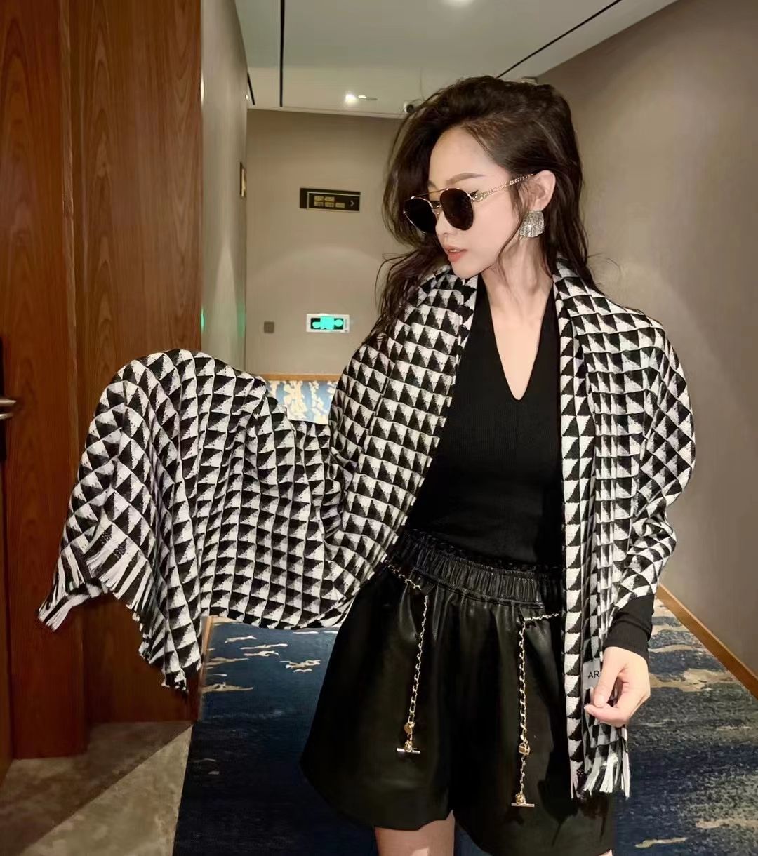 Gold Silk Triangle Shawl Specification drawing