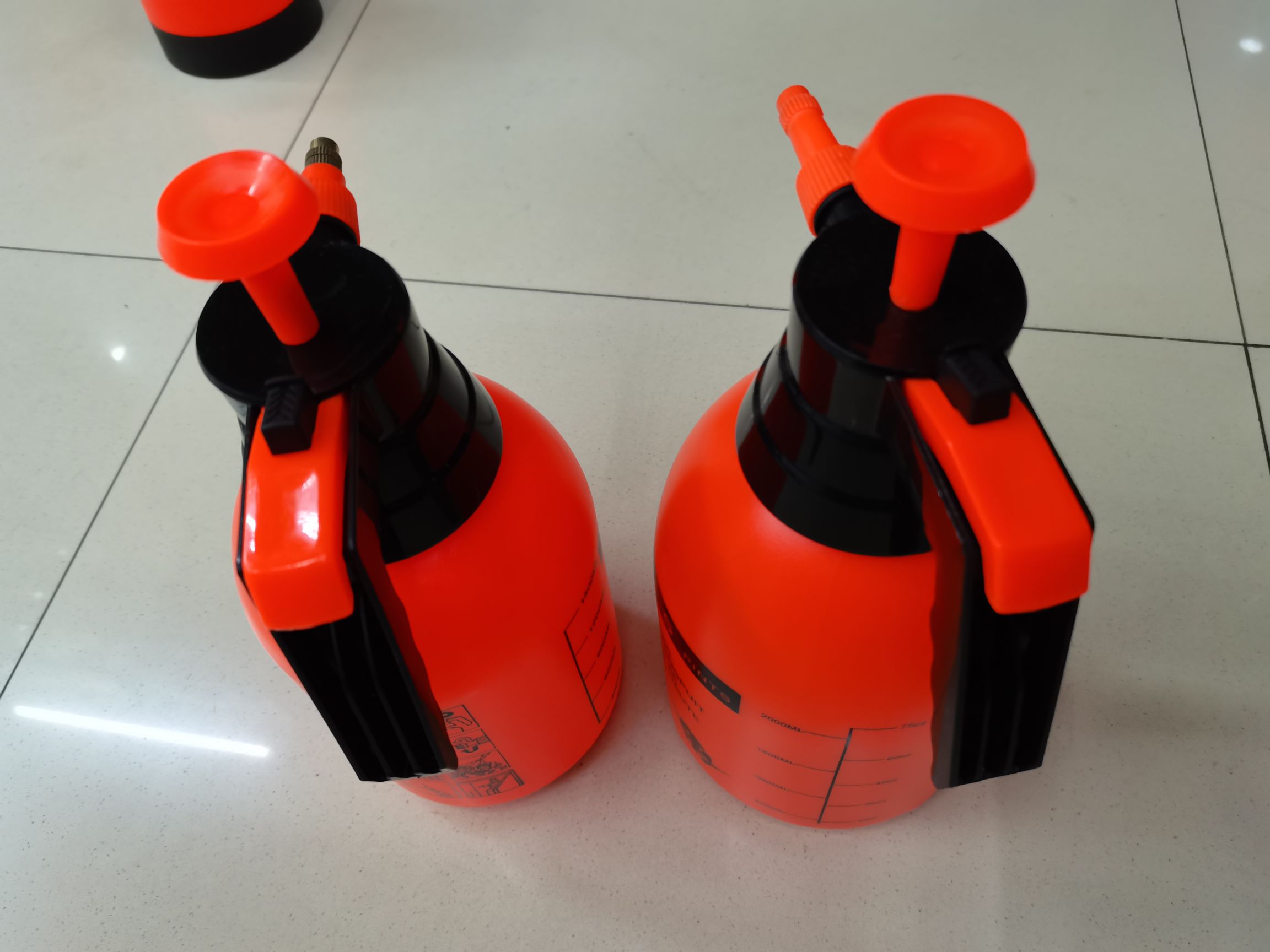 Scissors, scissors, spray bottle, disinfection spray water bottle, home disinfection spray bottle, disinfection protective spray bottle details Picture