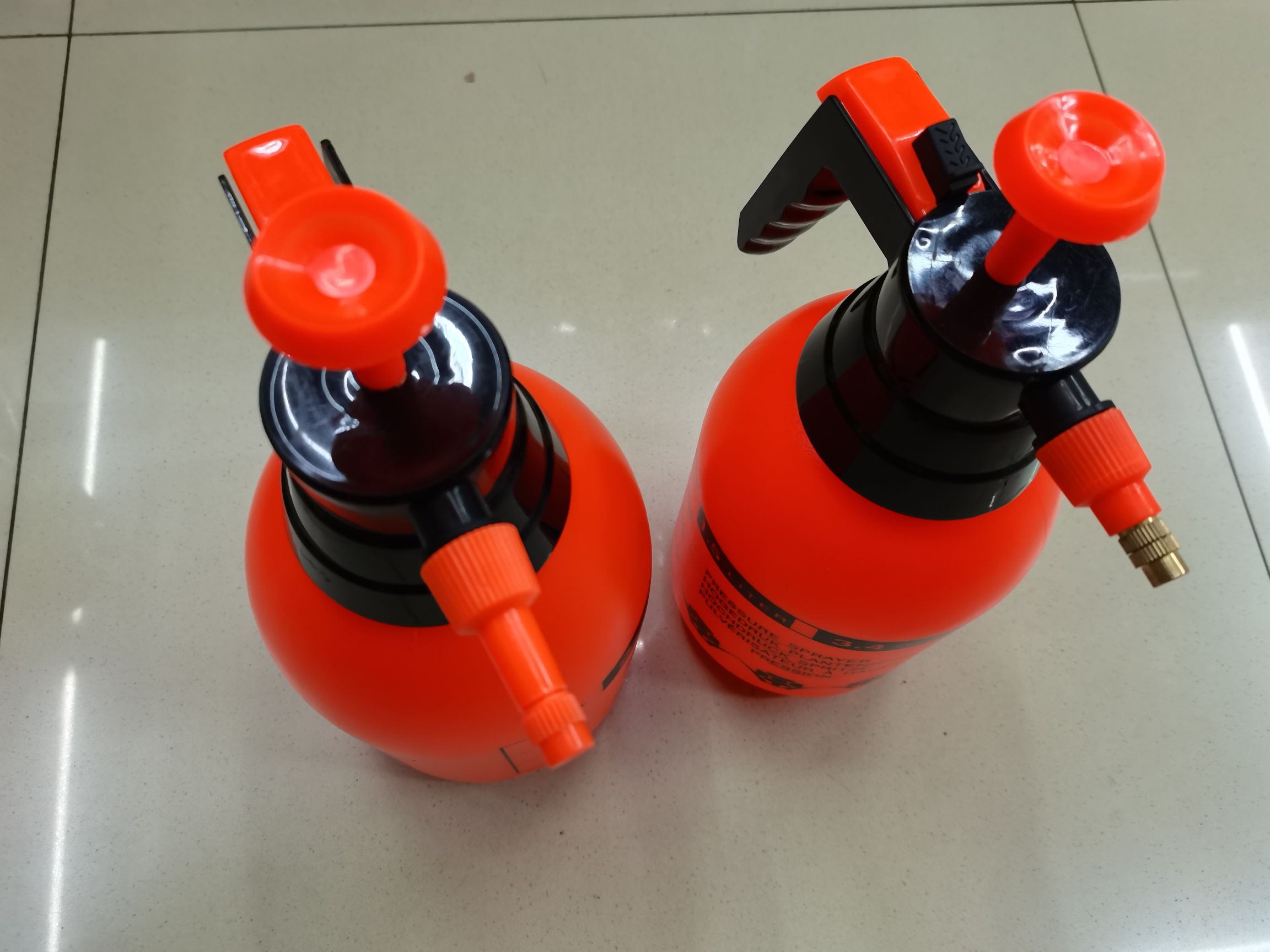 Scissors, scissors, spray bottle, disinfection spray water bottle, home disinfection spray bottle, disinfection protective spray bottle Application Scenario