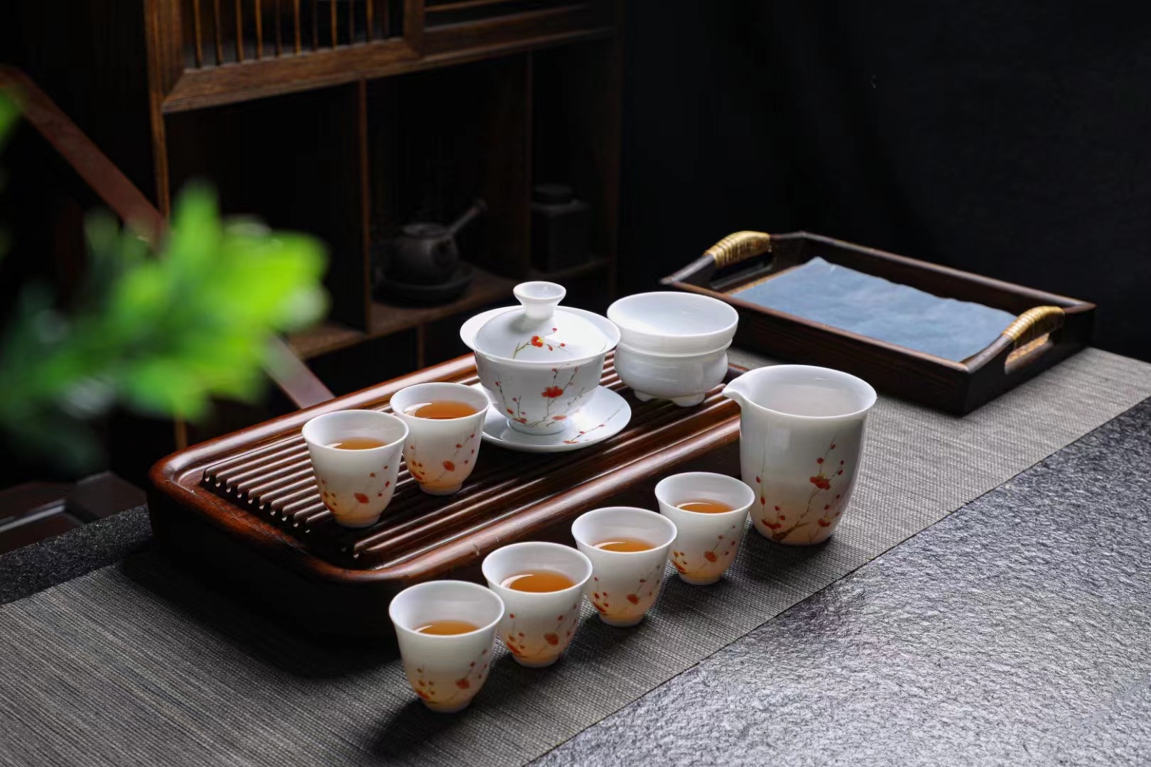 High-Grade Hand-Painted Ceramic Tea Set Tao Li Jia 007