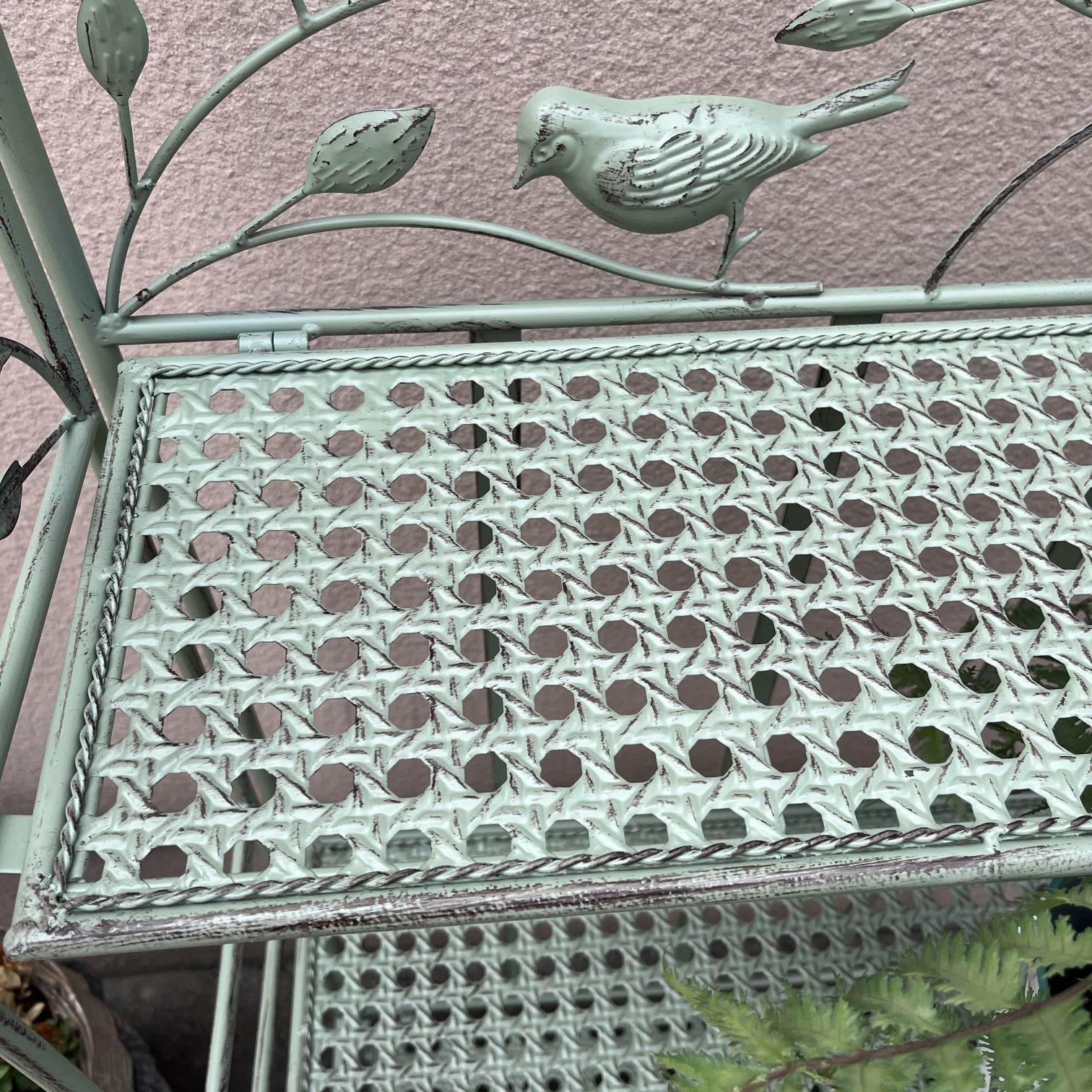 Outdoor Garden To Do Old Iron Multi-Layer Flower Rack European Courtyard Balcony Green Plant Succulent Storage Floor Storage Display Rack Application Scenario