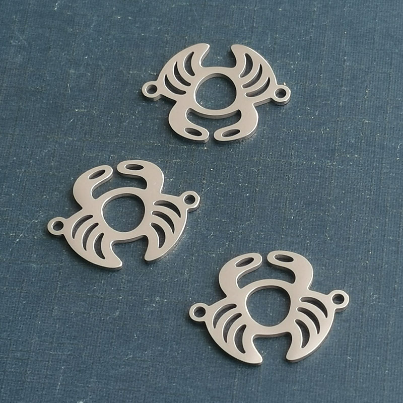 New stainless steel cute little animal crab bracelet pendant jewelry foreign trade new personality titanium steel jewelry