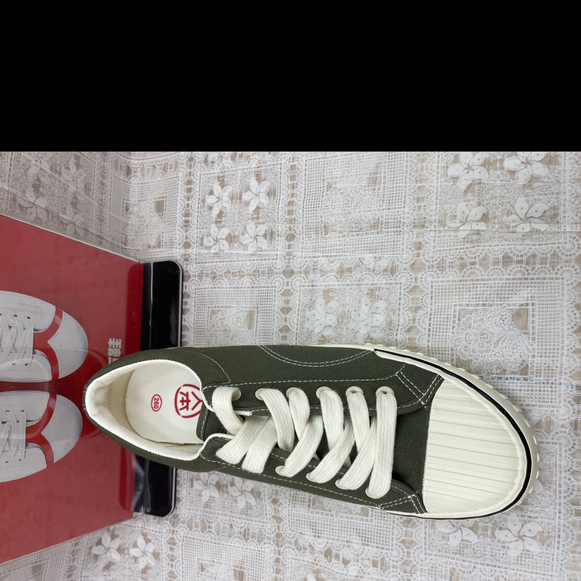 Human-oriented fashion versatile comfortable canvas shoes Specification drawing