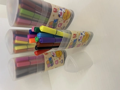 Triangular Cask With 1998-12 Color Watercolor Pens