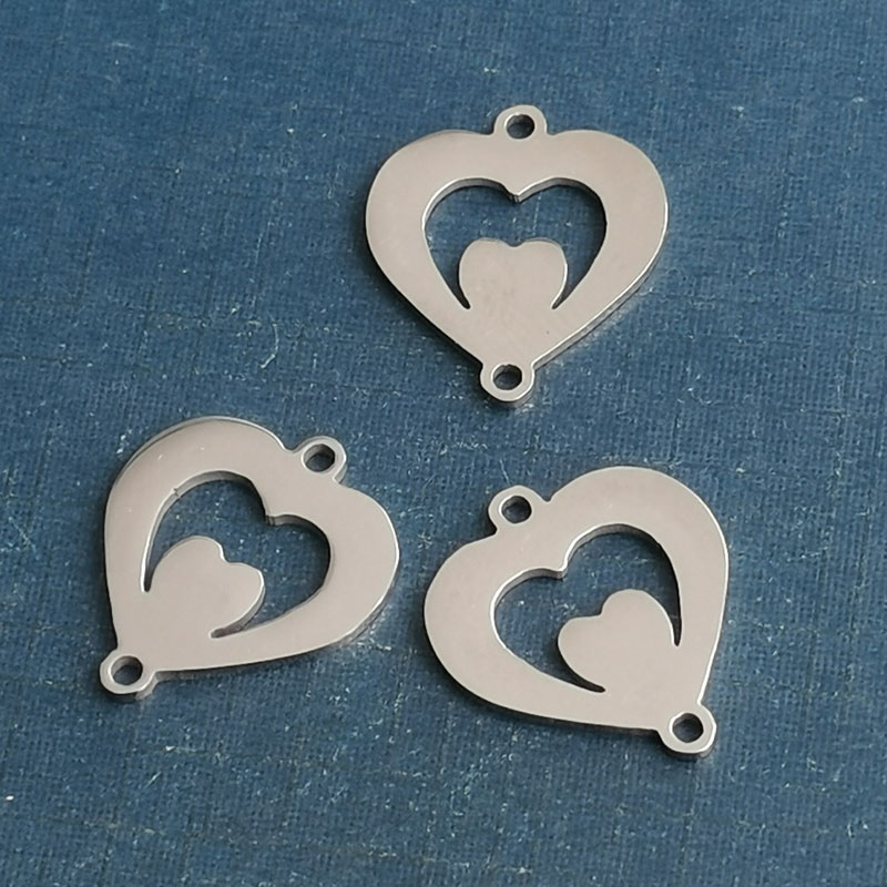 Cross border titanium steel jewelry Handmade DIY accessories Stainless Steel laser cut heart heart bracelet pendant connection