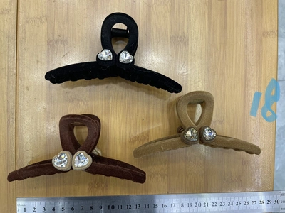Hair Clips Are Popular In Autumn And Winter
