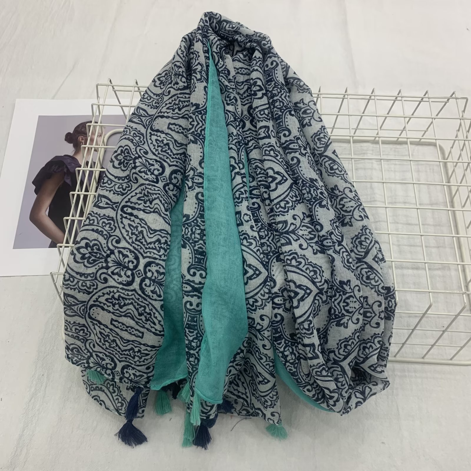 Encryption Sha T Paris Gauze Hanging Beard Women's Scarf Scarf Shawl Shawl Headscarf Spring Summer Autumn Leisure Fashion Foreign Trade Printed Sunscreen All Korean Version Of Europe And The United States Fashion Hypermarket Promotion Live Burst Beach Towel Application Scenario