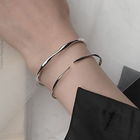 The new Mobius ring bracelet couple's niche design pixel bracelet simple fashion light luxury -009 Ding butterfly