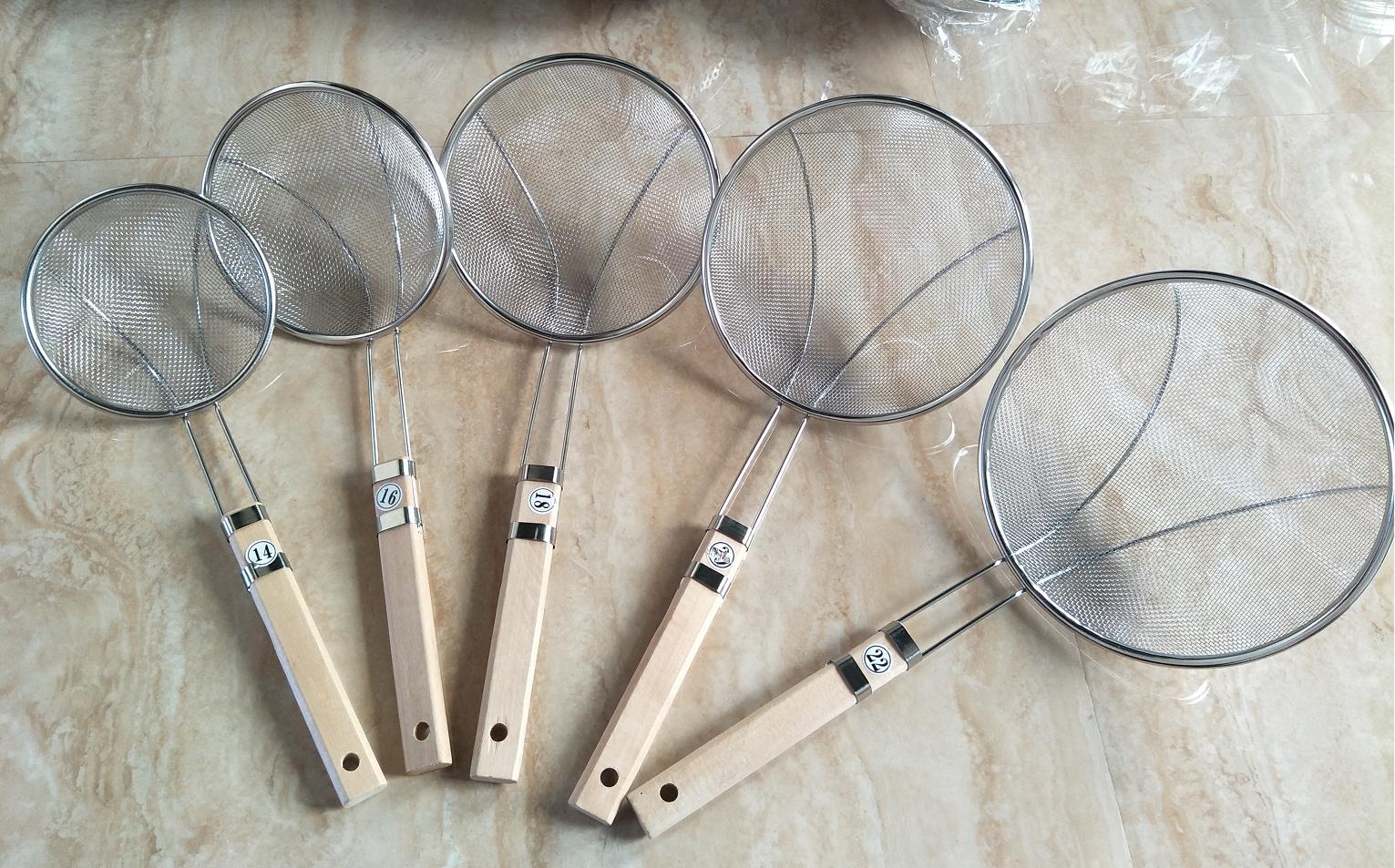Stainless steel kitchenware wooden handle net leakage scoop hotel supplies wholesale frying heat resistant net leakage line leakage hedge