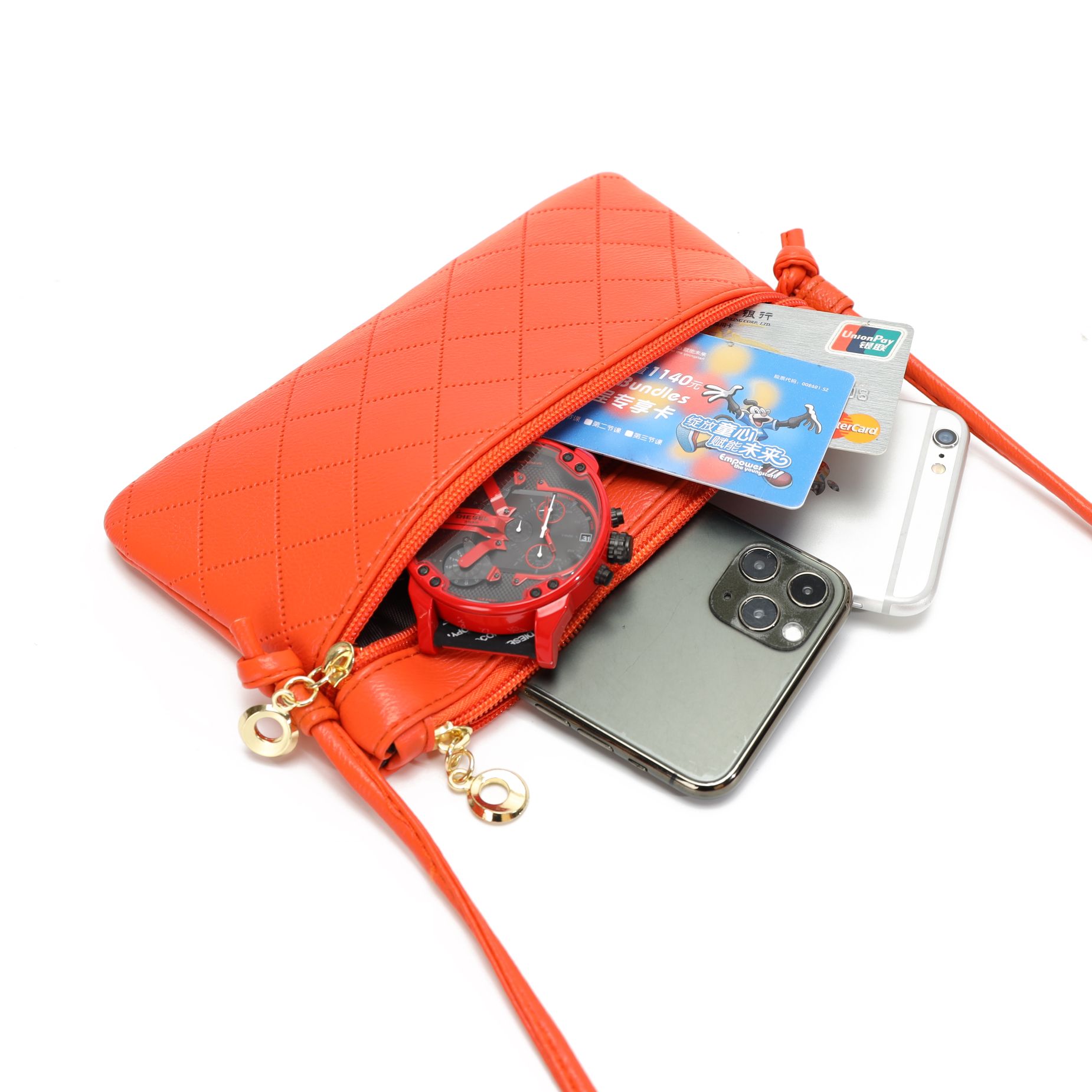 Europe and the United States purse ladies long new zipper simple solid color diamond lattice thin multi-functional large capacity crossbody bag women Application Scenario