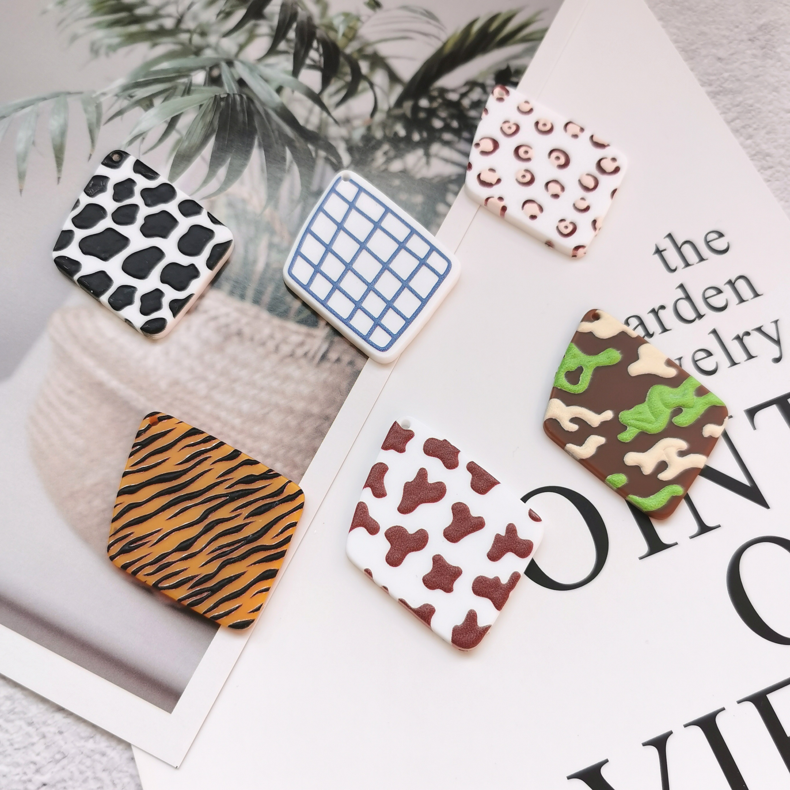 European And American Foreign Trade Leopard Plaid Black And White Coffee Color Relief Printing 3D Printing Acrylic Earrings Pendant