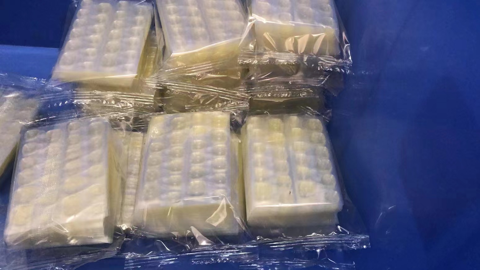 热销美甲甲片专用背胶双面贴极粘防水24粒透明果冻胶指甲贴贴片 详情2