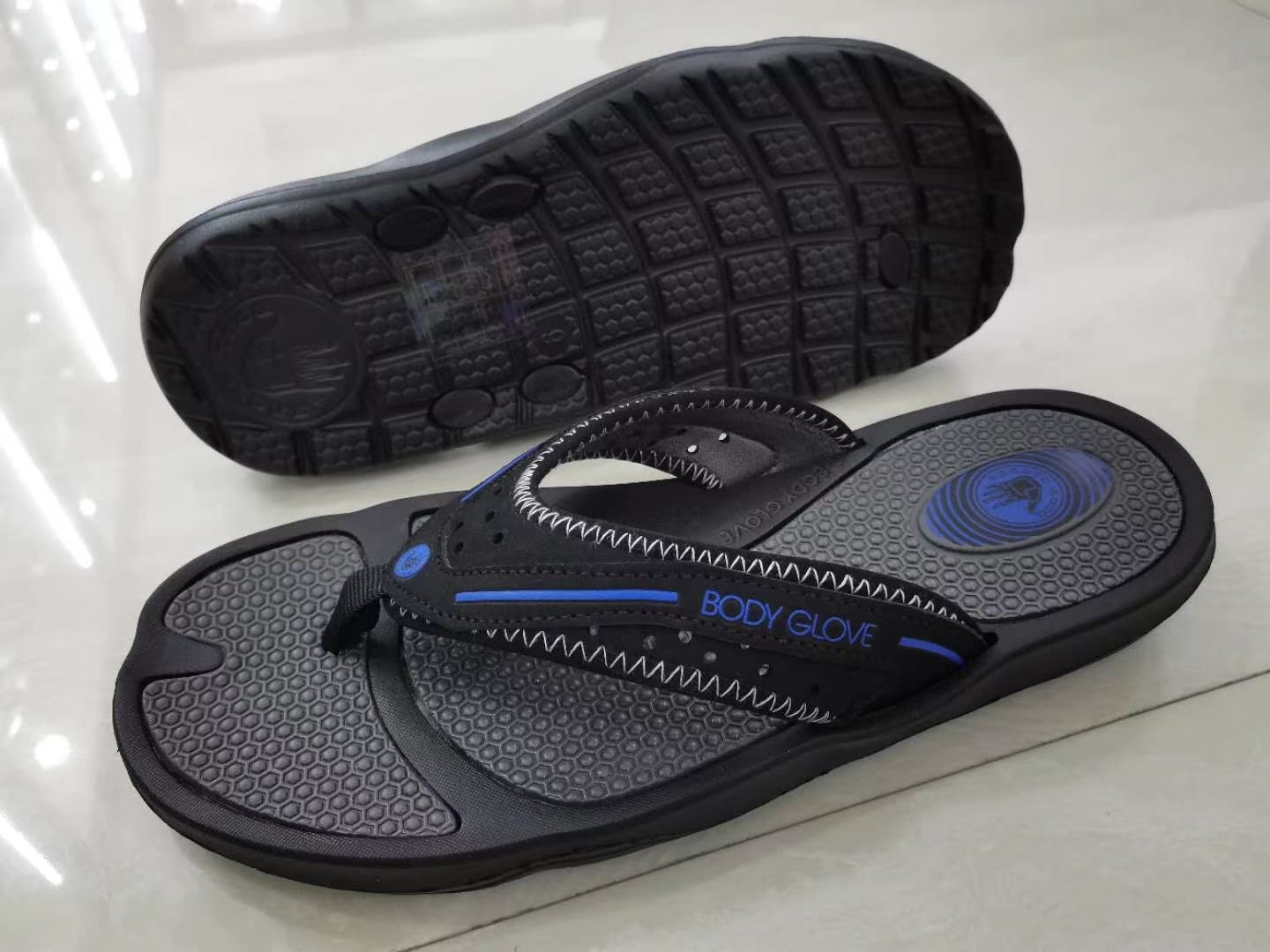 Extra-thick soled elevating flip-flops for men outdoor casual non-slip flip-flops for men