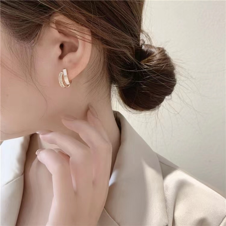 2022 New Fashion Shell Earrings Female Spring And Summer Minority Sterling Silver Earrings South Korea Dongdaemun High-Grade Sense Light Luxury Earrings