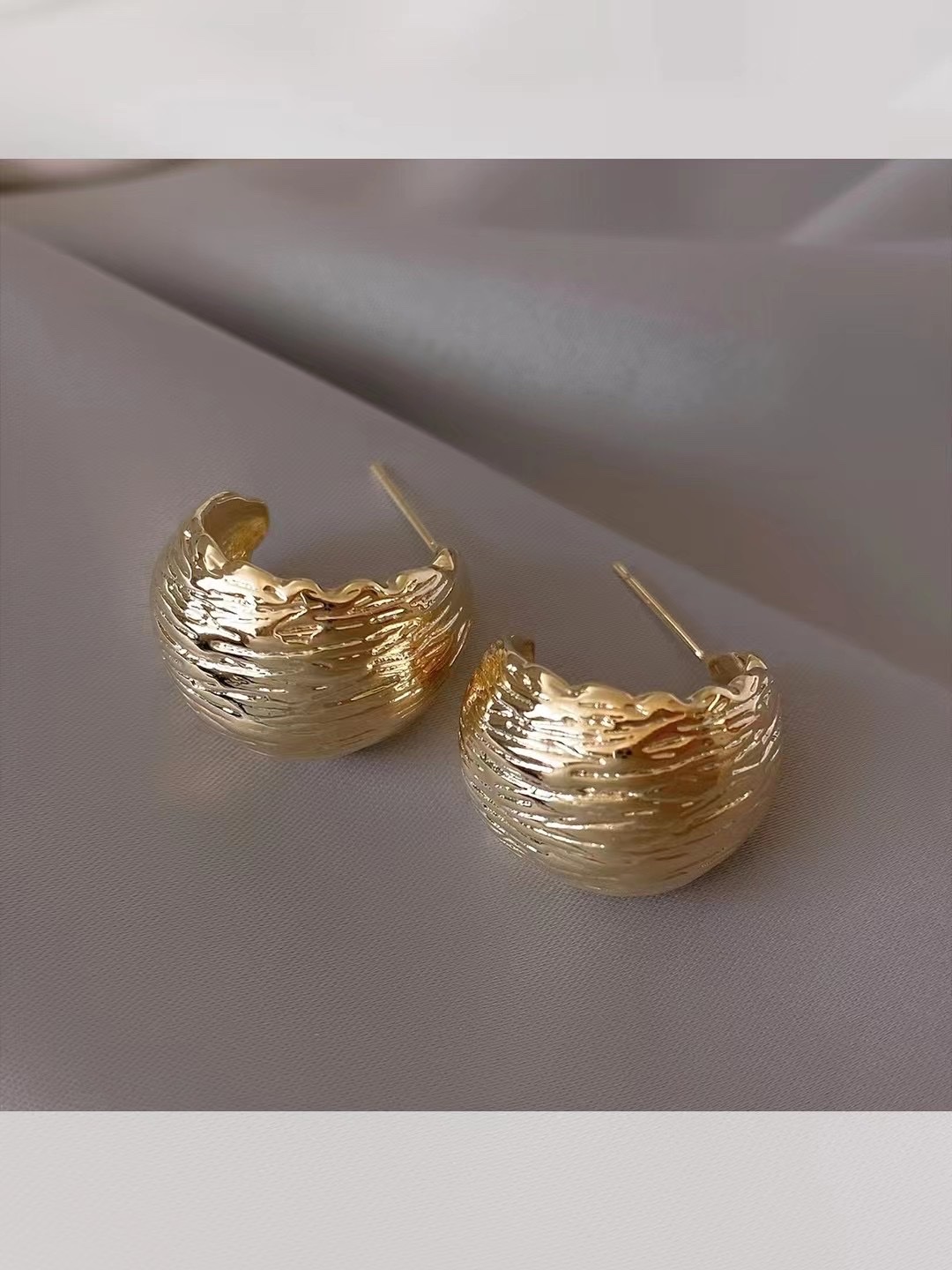 Gold Fashion Earrings Female Niche Design Sense Of High-Grade Cold Light Luxury Earrings 2022 New Trend Specification drawing