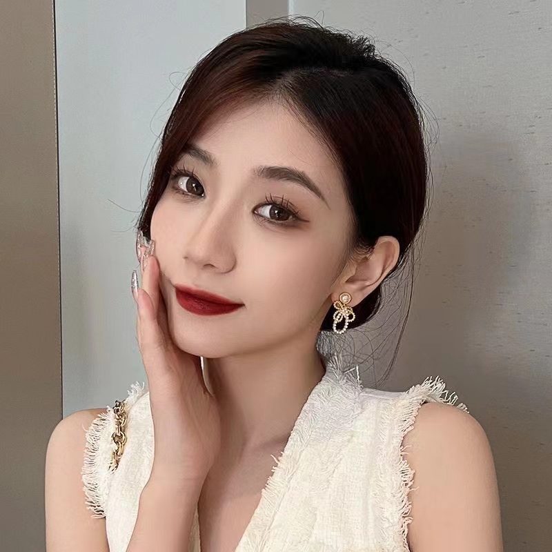 French Retro Pearl Bow Earrings For Women 2022 Autumn And Winter New Hong Kong Wind Light Luxury Niche Design Earrings