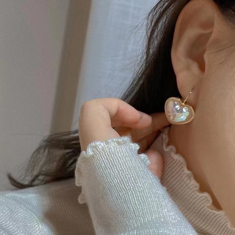 Mermaid Love Earrings Niche Design Sense Pearl Earrings 2022 New Fashion Sweet Temperament Ear Buckle details Picture