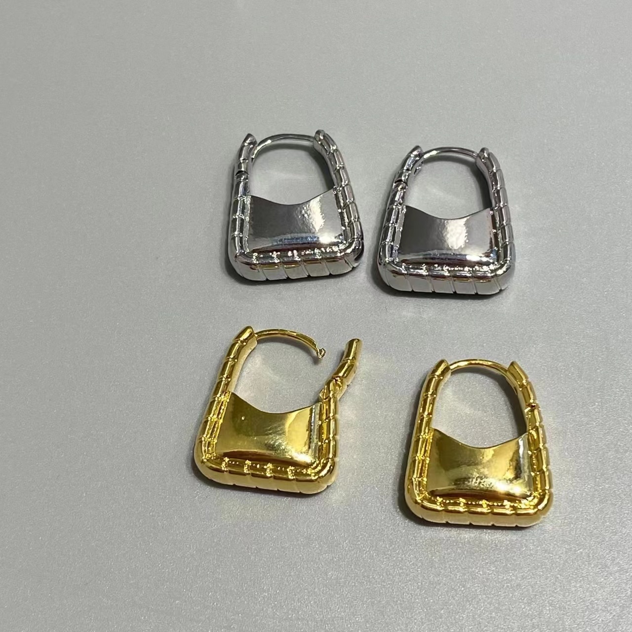 Europe And The United States Cross-Border Metal Wind Geometry Earrings Light Luxury Personality Smooth Ear Buckle High Quality Earrings Jewelry Female details Picture