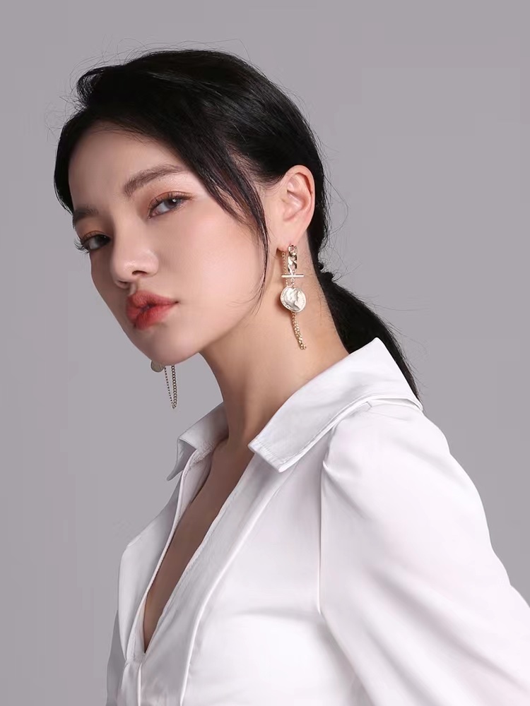 Vintage Head Earrings Female Stud Earrings 2022 New Fashion Niche Design Sense Of Light Luxury High-Grade Earrings Specification drawing