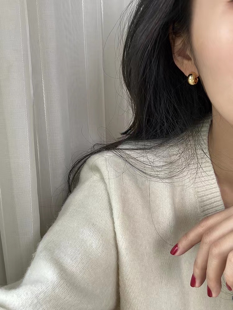 Classic Fashion Ins Pea Studs Cold Quality High-Grade Sense Niche Design Earrings Women details Picture