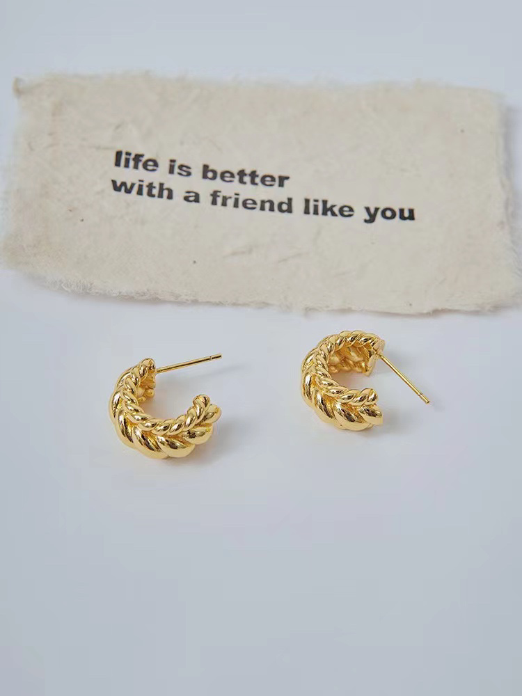 All-Matching C-Type Metal Twist Twist Earrings Temperament Commuter New Fashion Studs Earrings Female Specification drawing