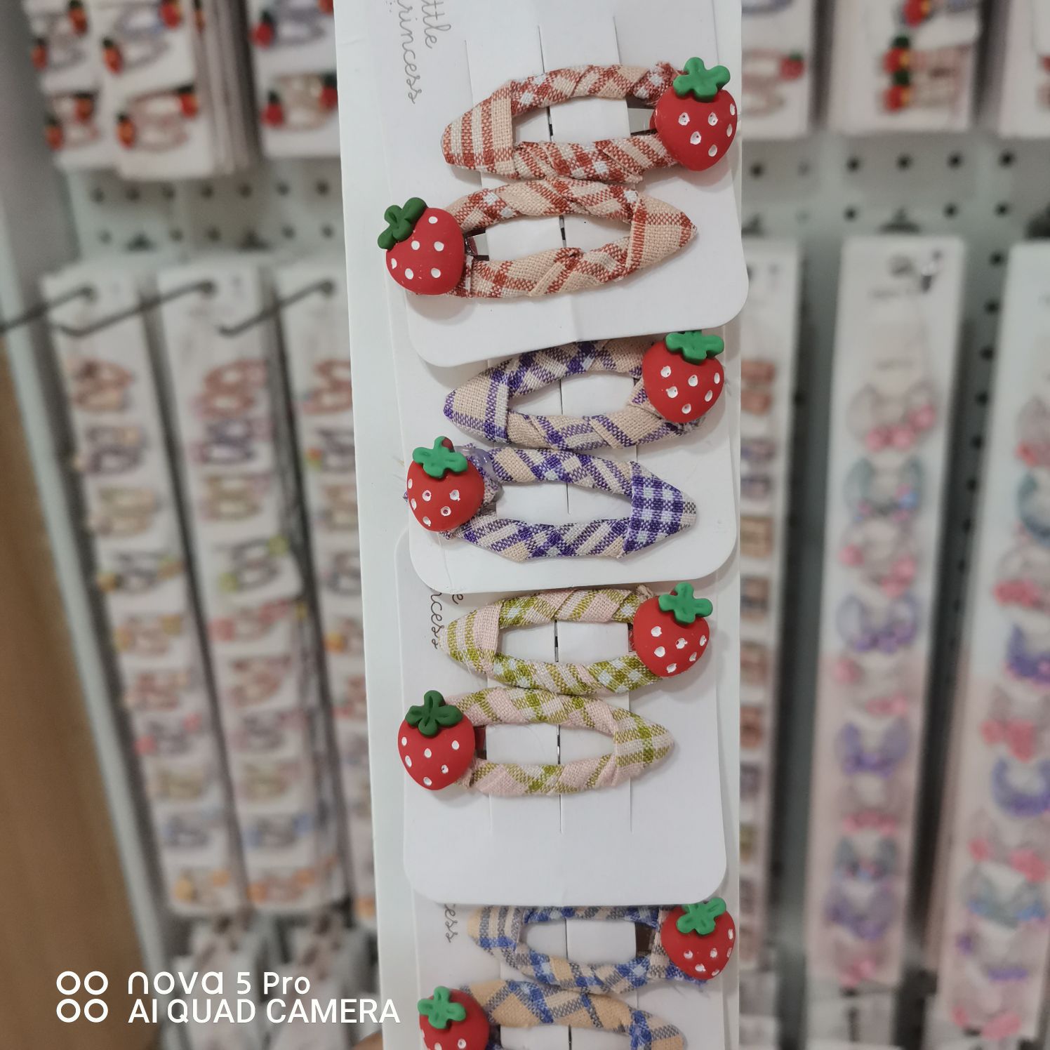 Little Princess accessories 2022 Internet celebrity children's big red strawberry BB clip thumbnail