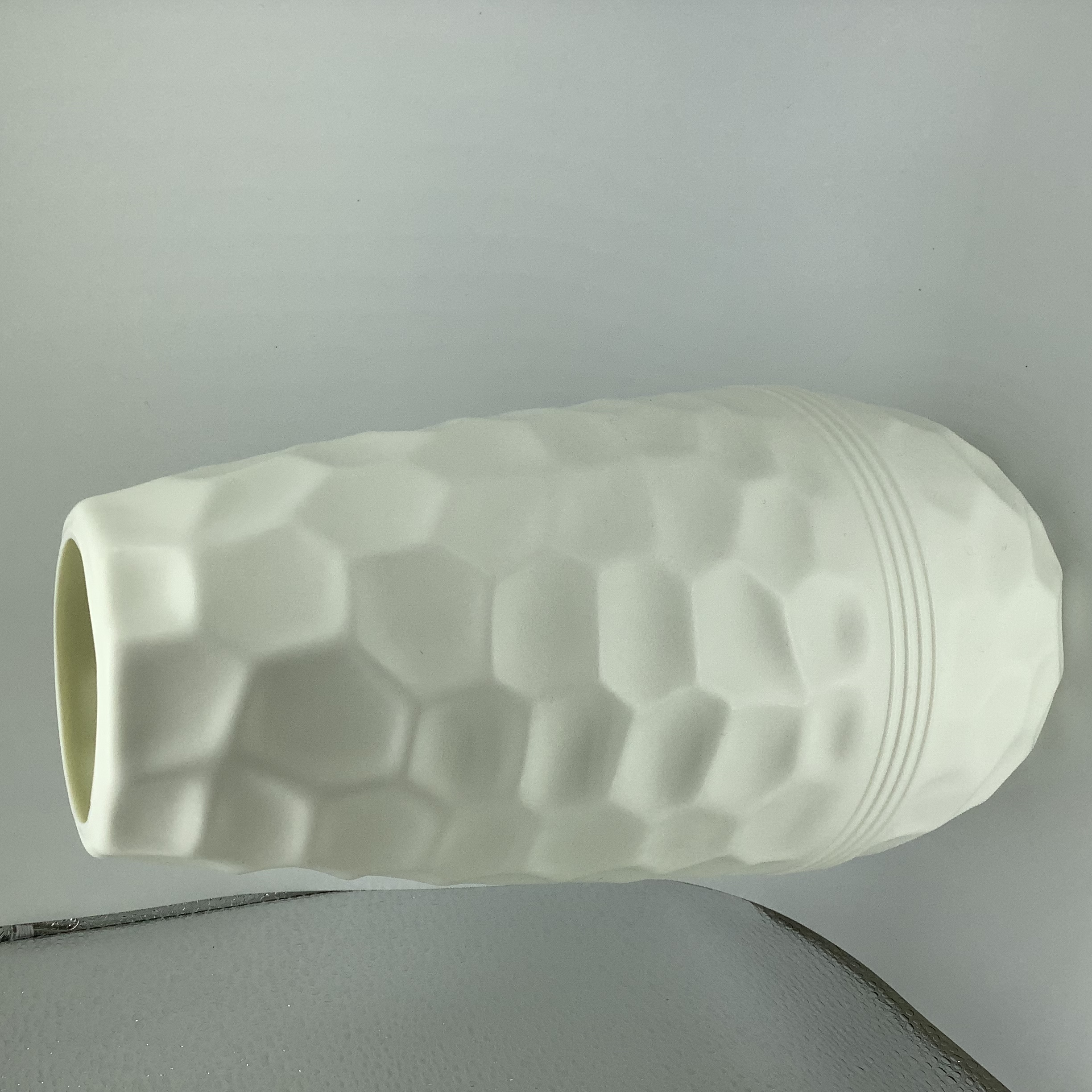PE material vase illustration decoration pieces thumbnail