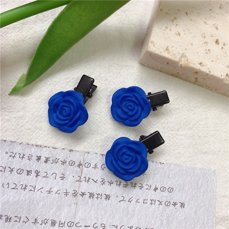 Klein Blue Flower