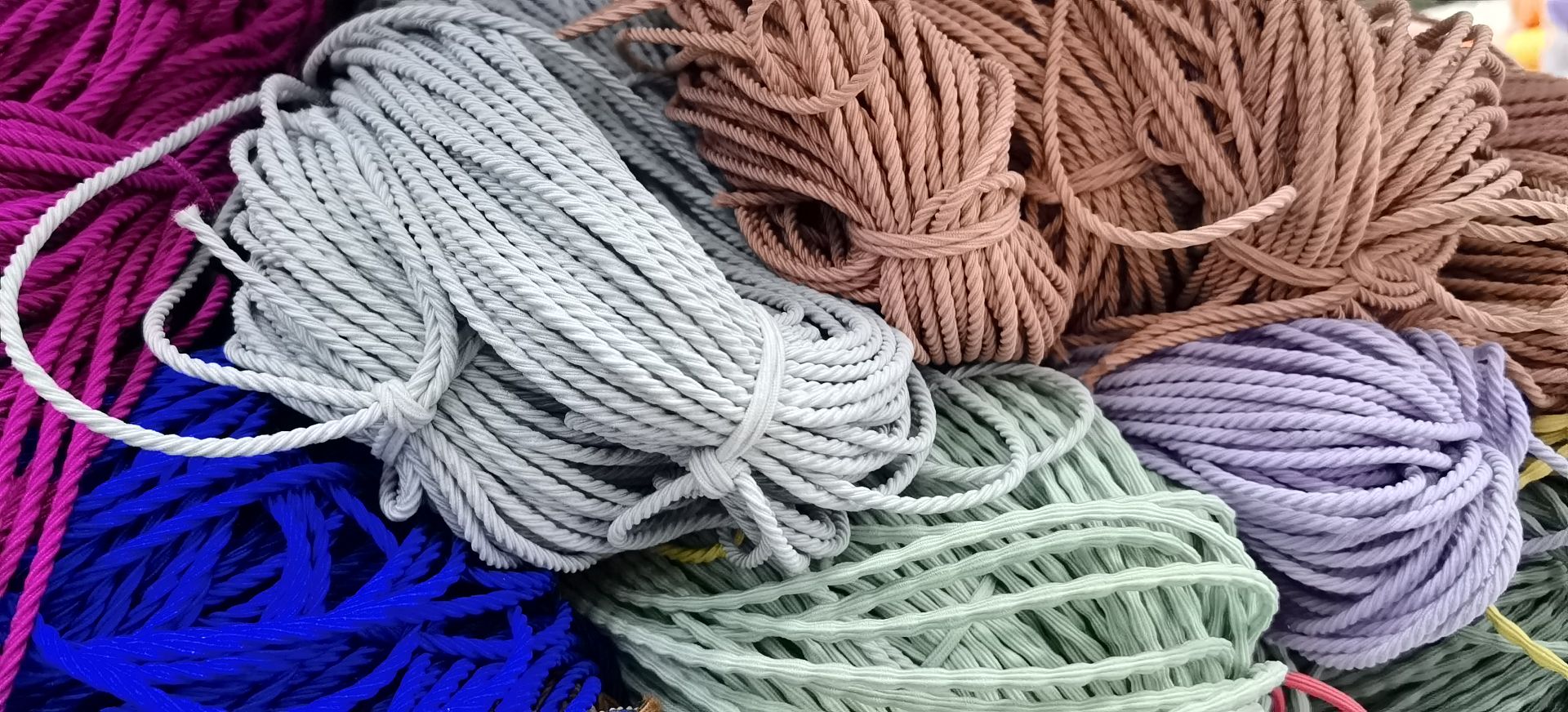 Threaded Elastic String Color Hand String High Elastic Trademark Tag String Bead Bracelet Rope Wrapped Core Bead Ball details Picture